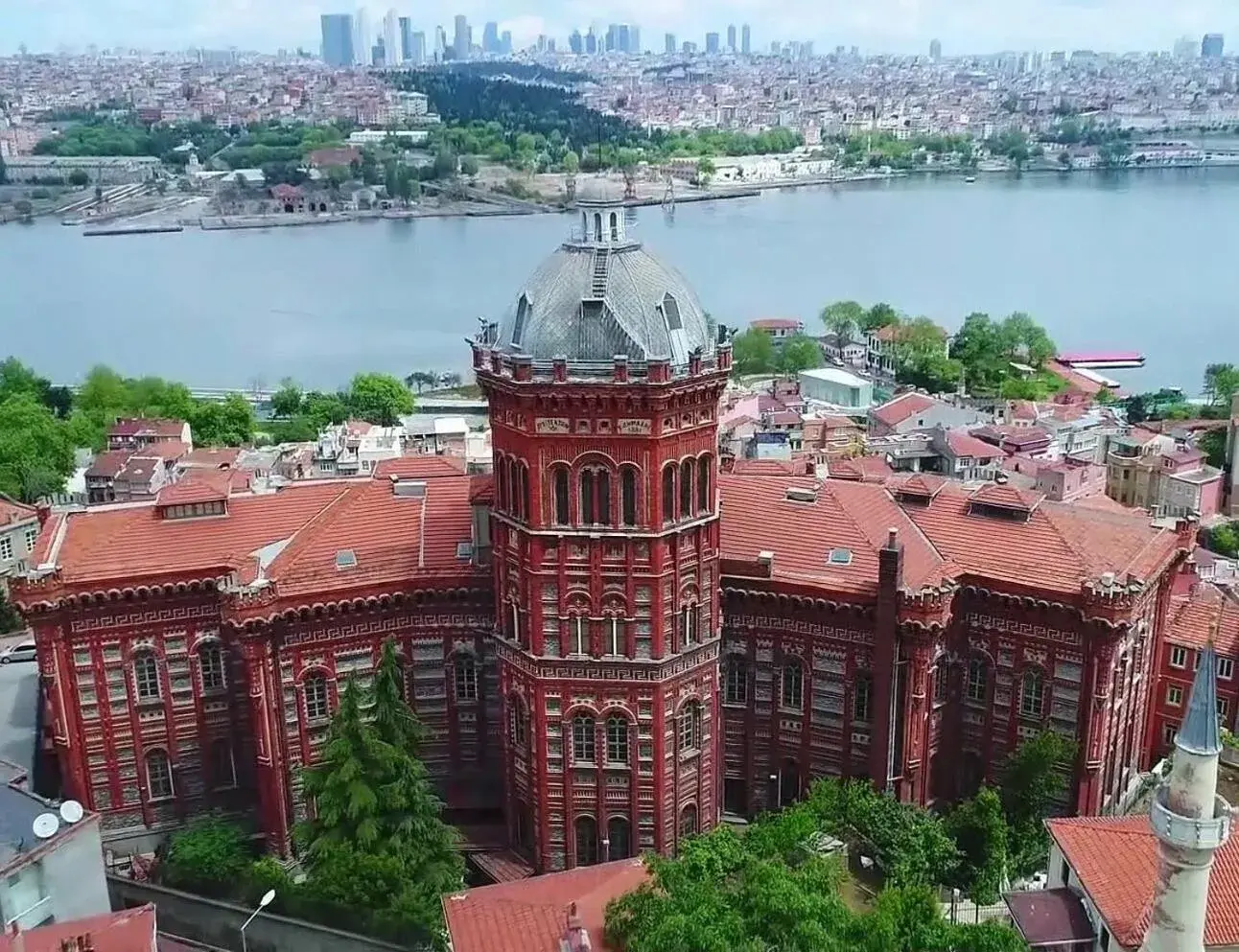 Landmark view in Sparkle Hotel Landmark view in Sparkle Hotel