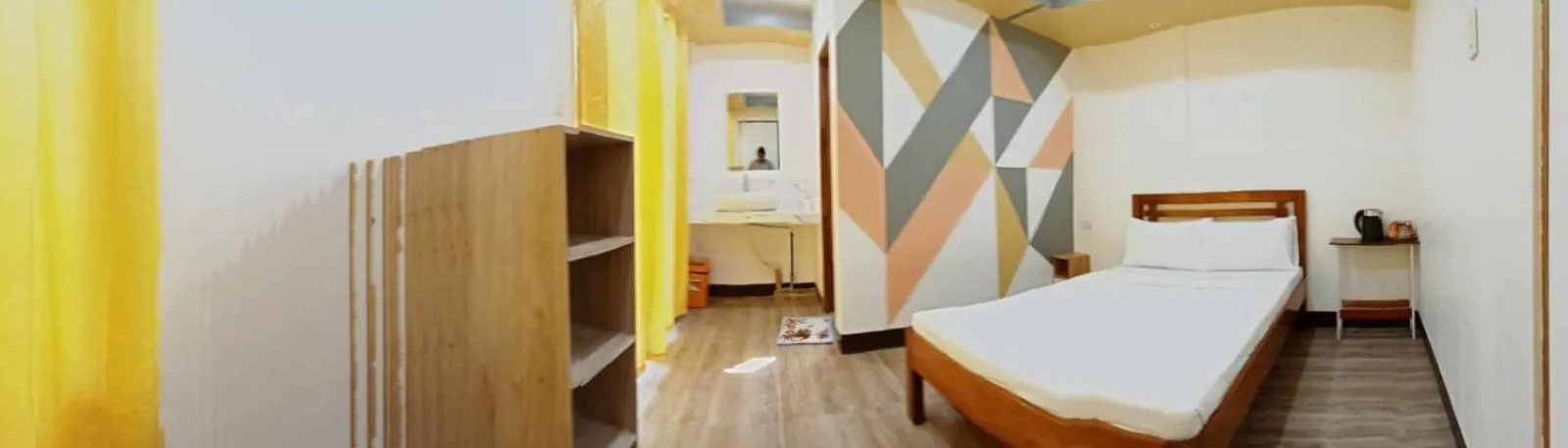 Photo of the whole room, Bed in Vali-Joe Travel Lodge