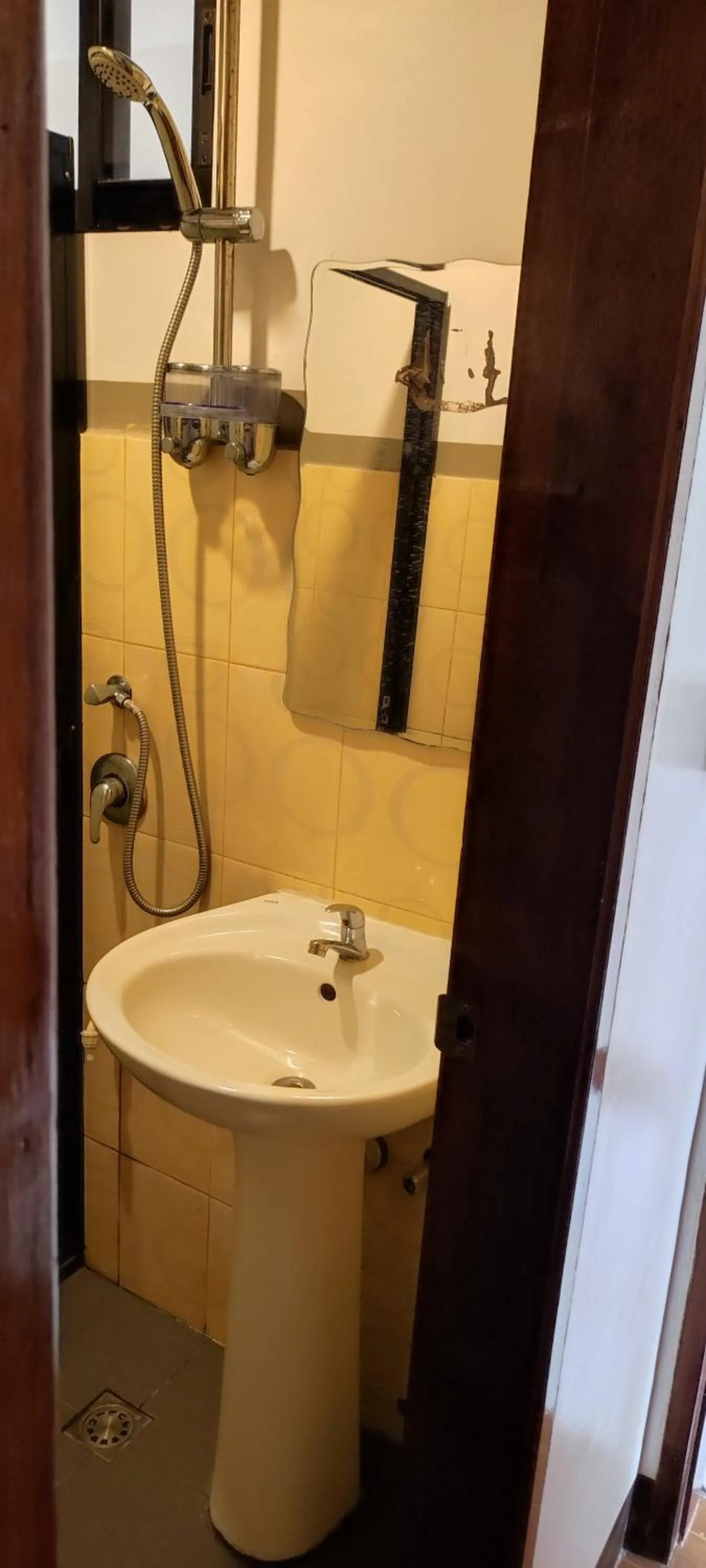 Bathroom in Vali-Joe Travel Lodge