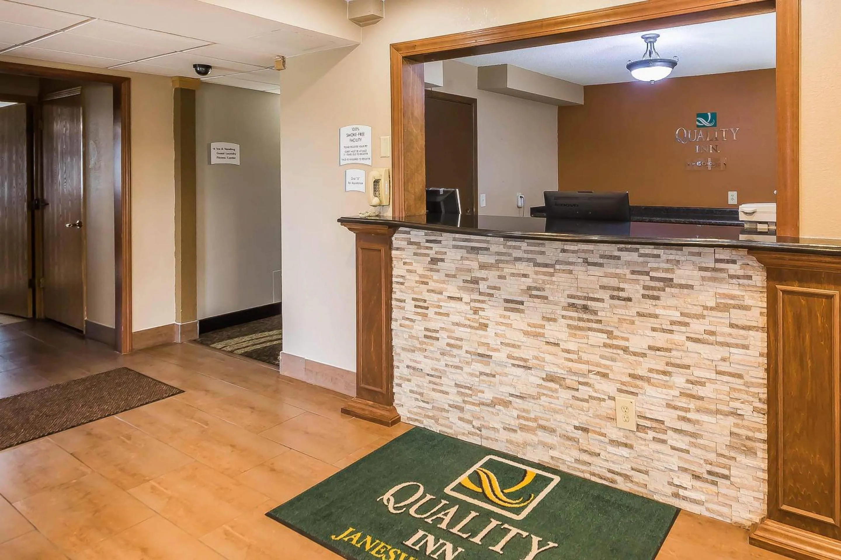 Lobby or reception in Quality Inn Janesville North