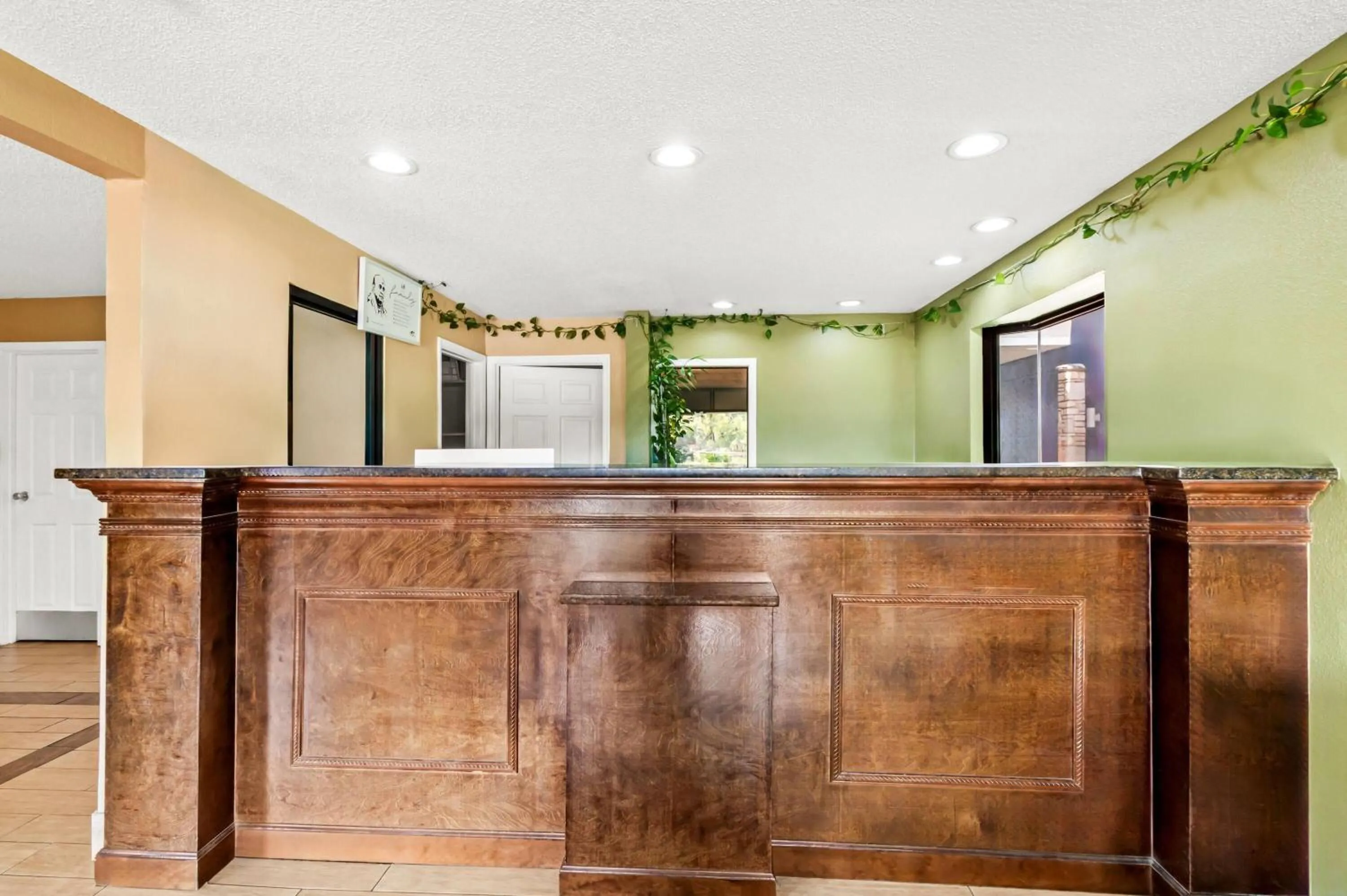 Lobby or reception in Super 8 by Wyndham Cincinnati-Springdale OH