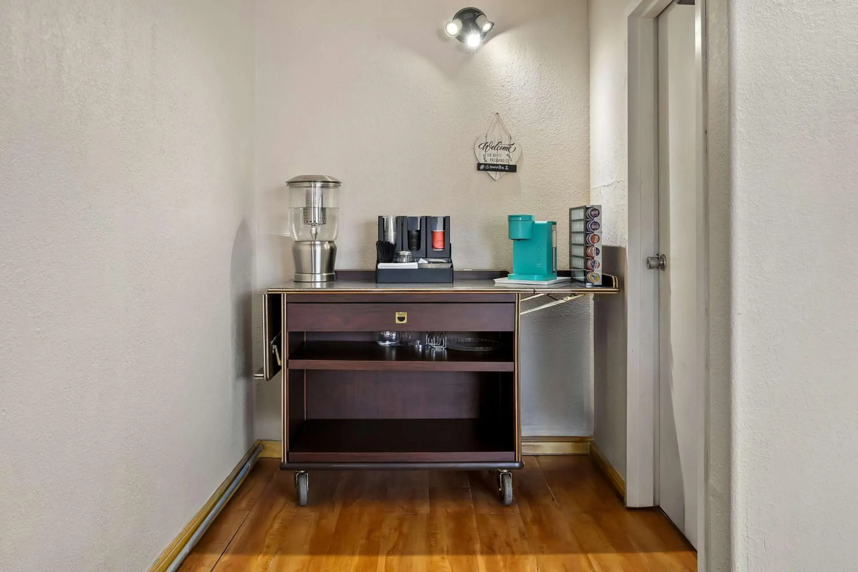 Food and drinks in Americas Best Value Inn Danville Food and drinks in Americas Best Value Inn Danville