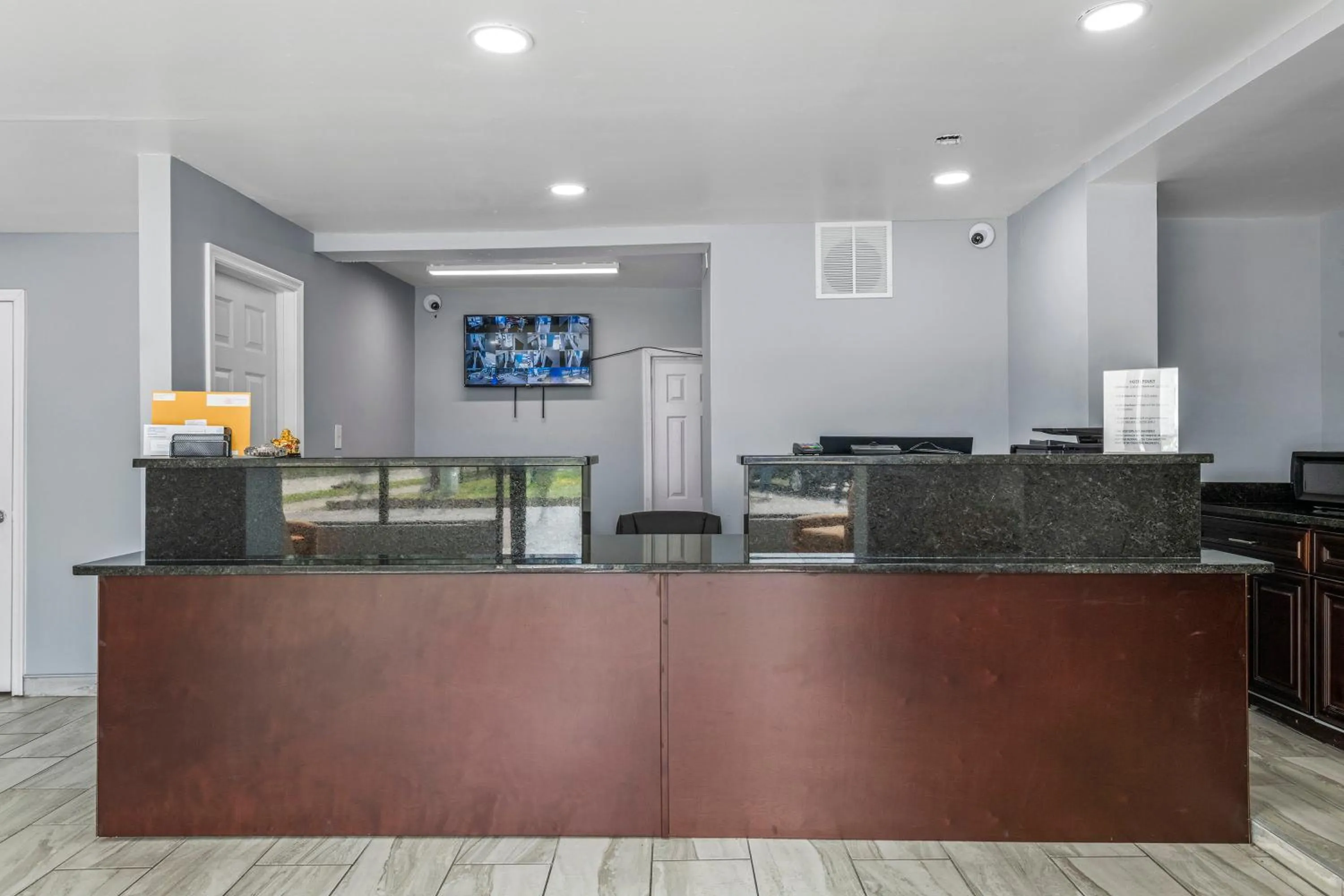 Super 8 by Wyndham Portsmouth - Norfolk