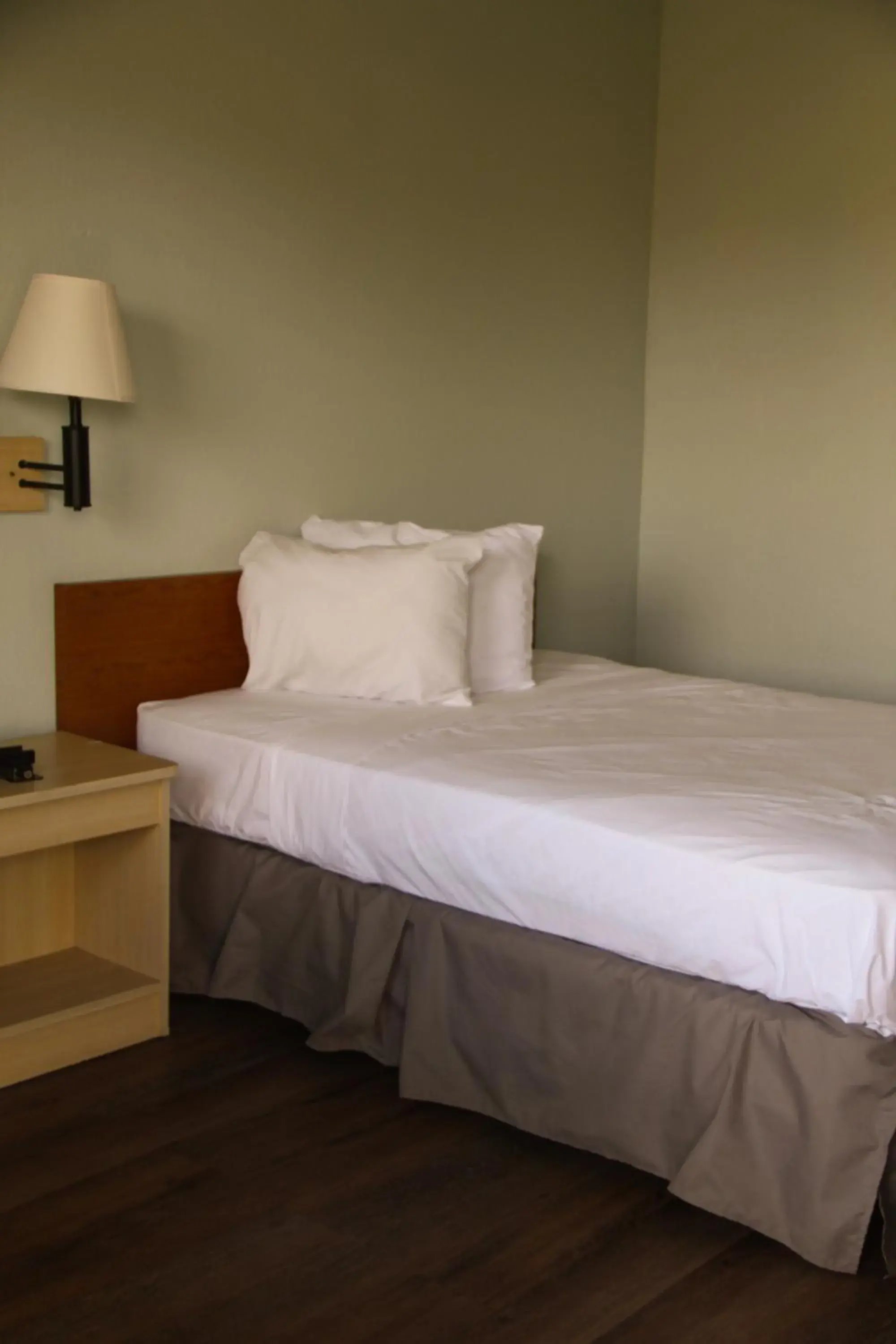 Classic Room with Full Bed in Minsk Hotels - Extended Stay, I-10 Tucson Airport Classic Room with Full Bed in Minsk Hotels - Extended Stay, I-10 Tucson Airport