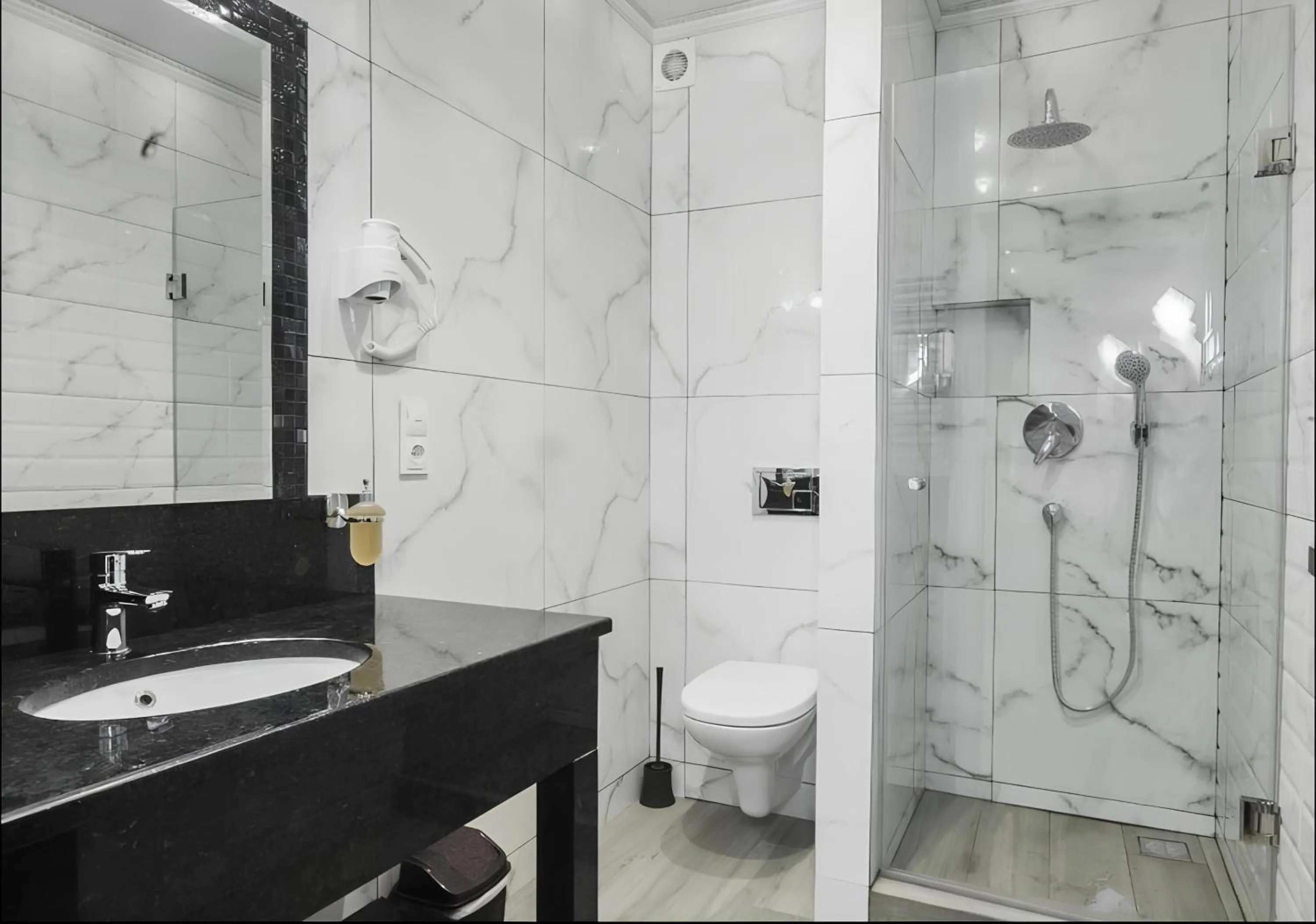 Shower in Mardan Palace SPA Resort