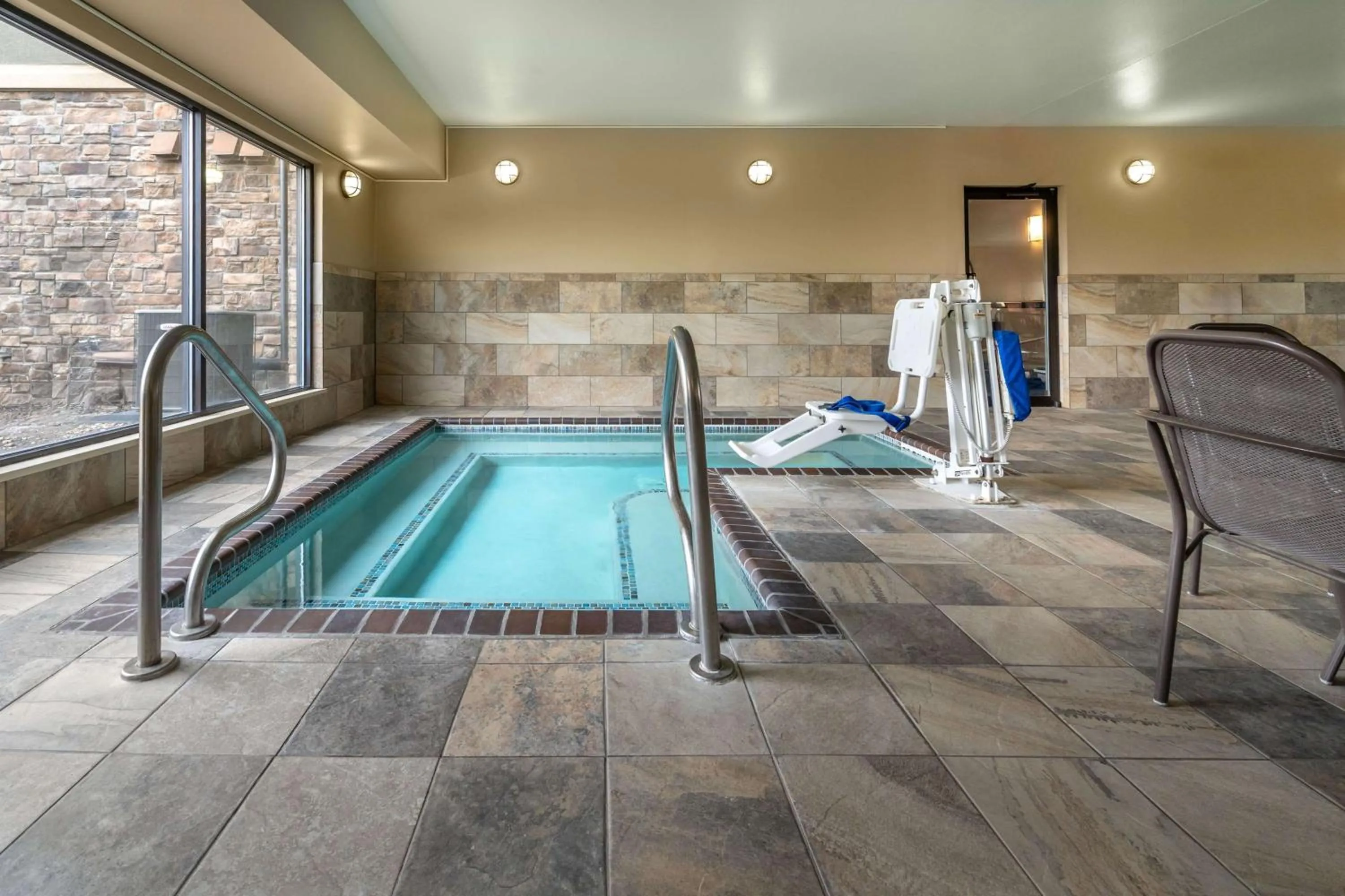 Sports in Hampton Inn Mitchell