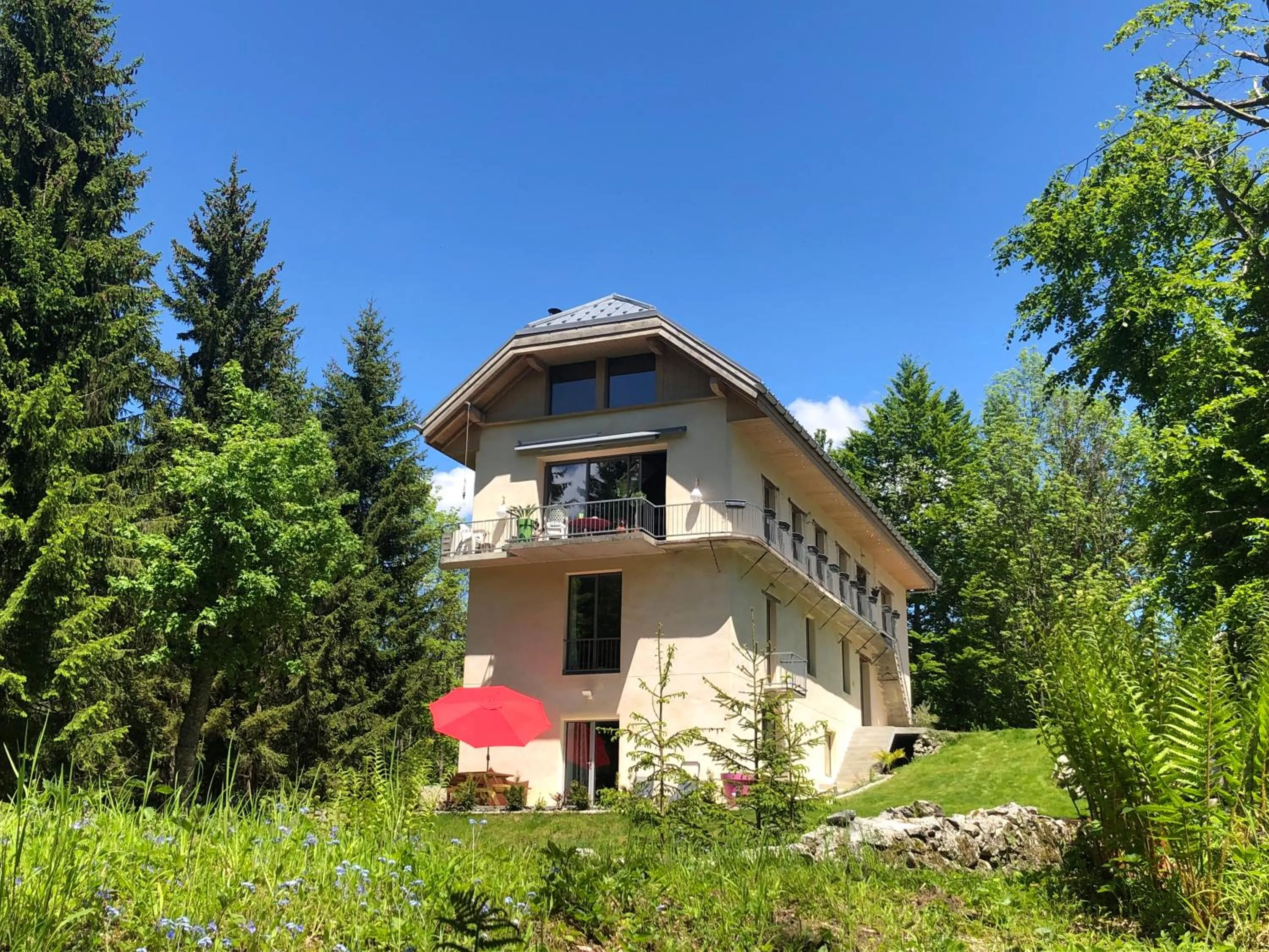 Facade/entrance in Le Moulin des Olirics