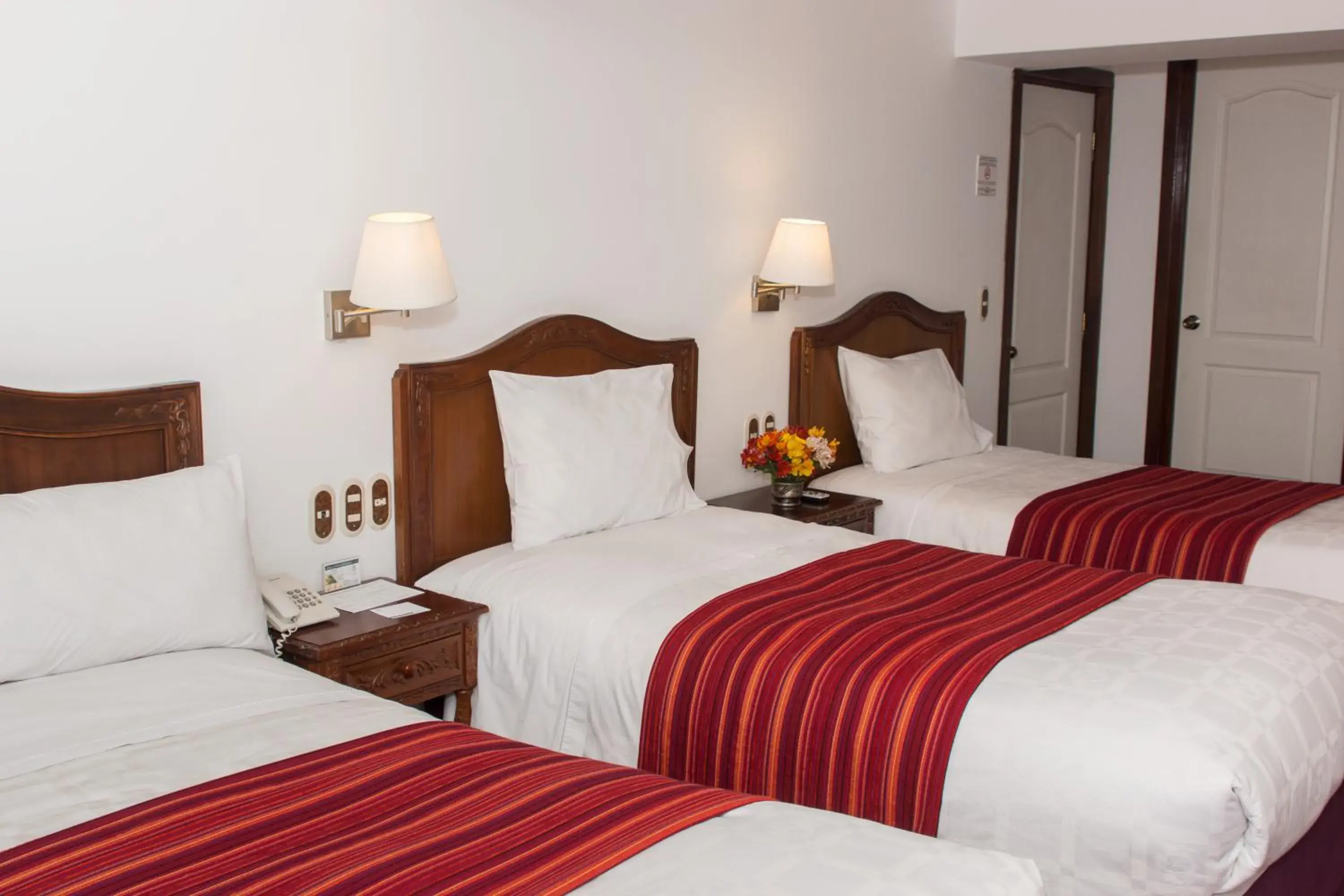 Standard Triple Room in Hotel Hacienda Plaza de Armas Standard Triple Room in Hotel Hacienda Plaza de Armas