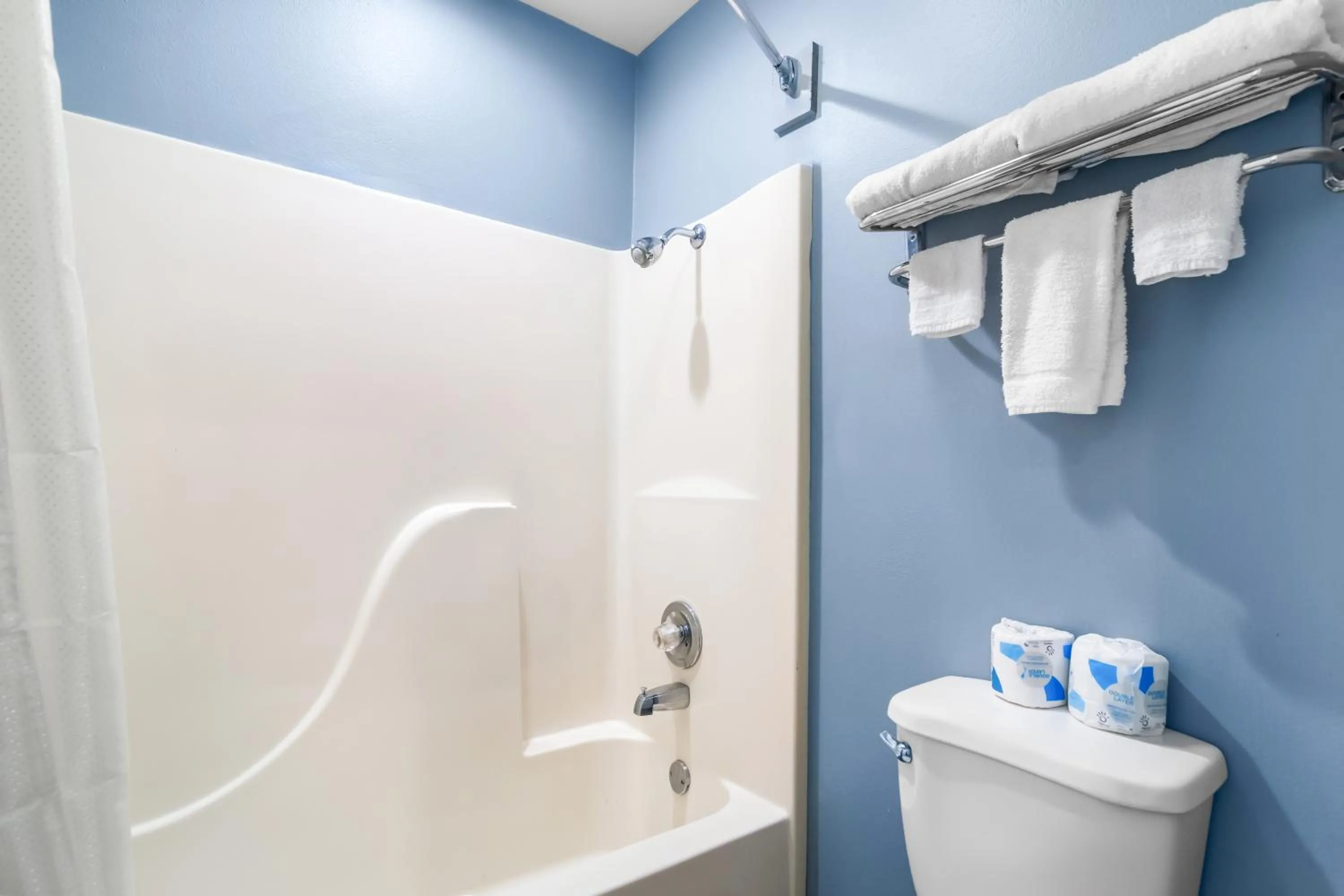 Shower in Americas Best Value Inn and Suites Siloam Springs