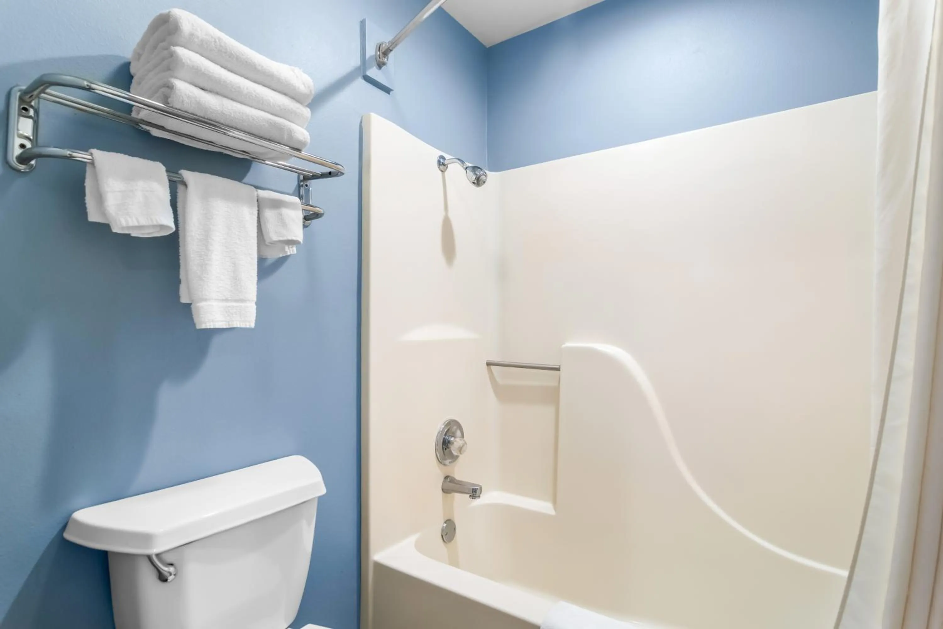 Shower in Americas Best Value Inn and Suites Siloam Springs