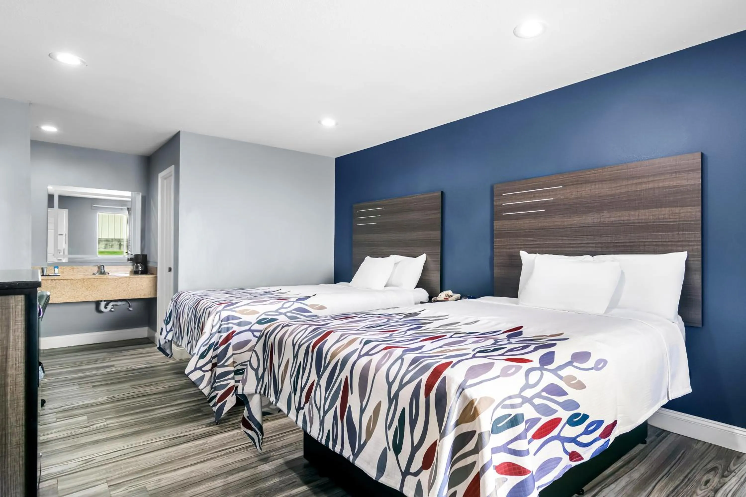 Bed in Americas Best Value Inn and Suites Siloam Springs