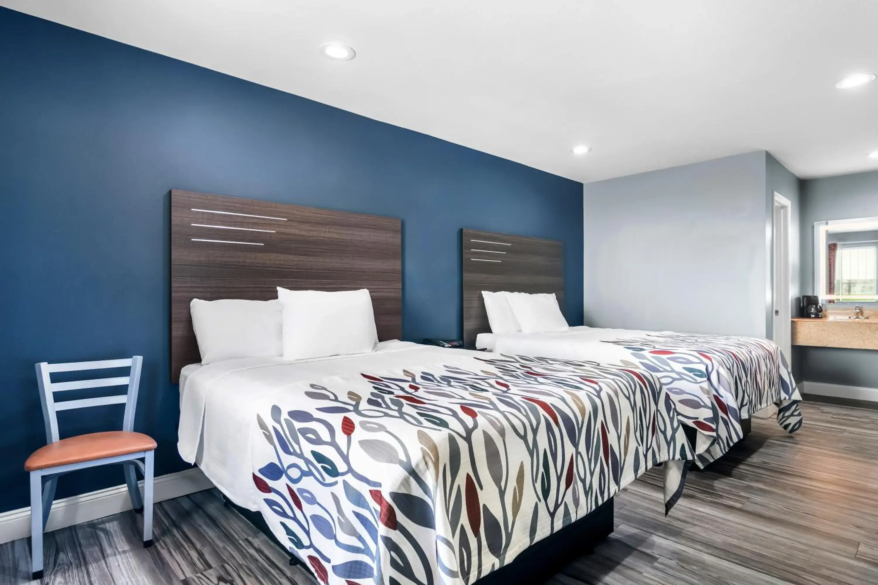 Bed in Americas Best Value Inn and Suites Siloam Springs Bed in Americas Best Value Inn and Suites Siloam Springs