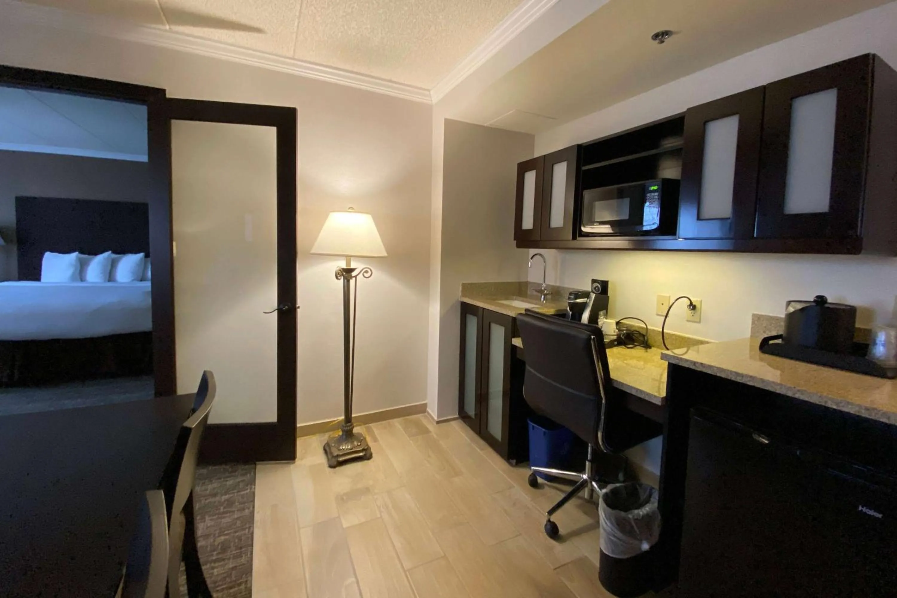 Photo of the whole room, Bed in Best Western Premier Nicollet Inn