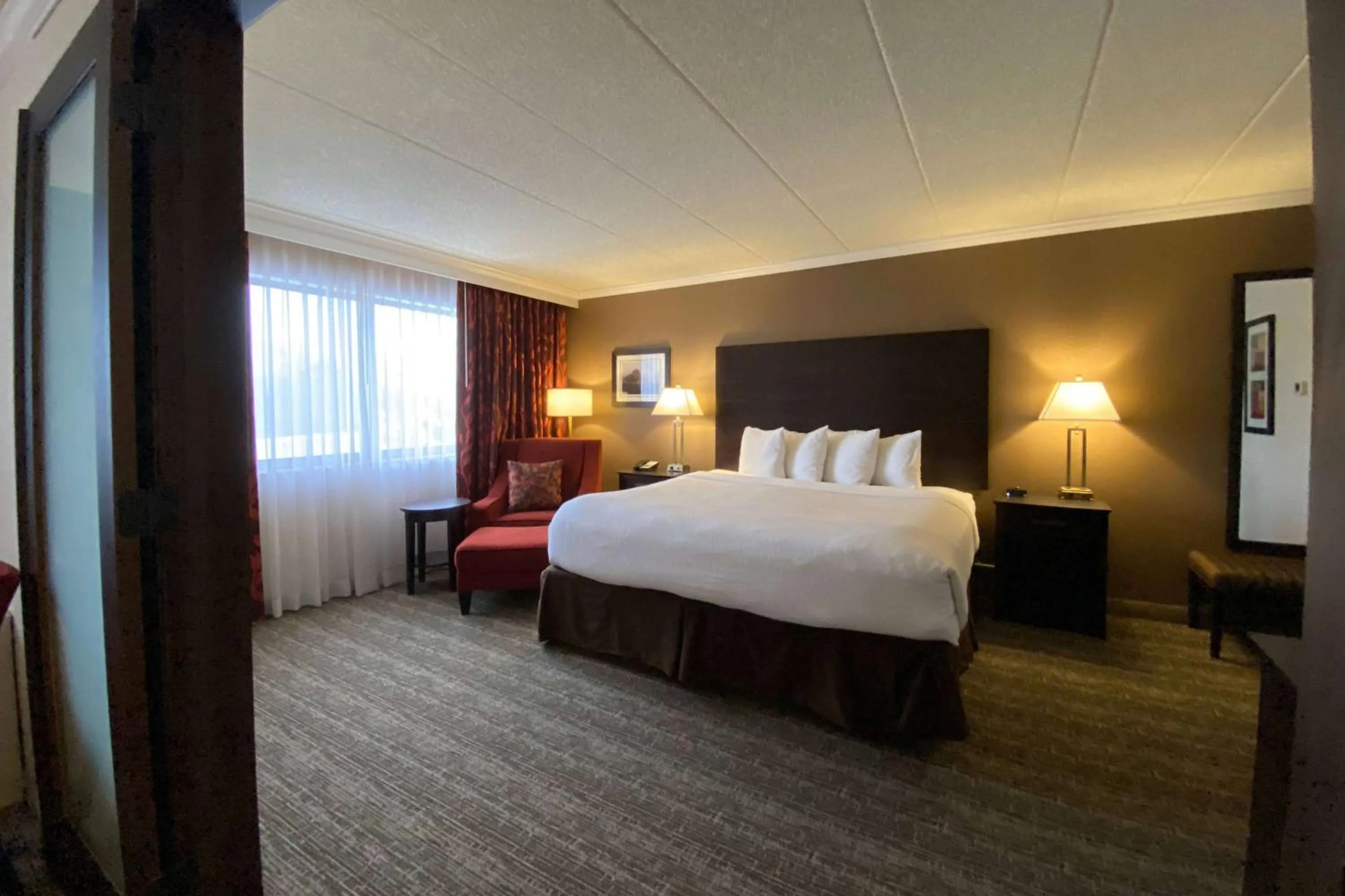 Photo of the whole room, Bed in Wyndham Minneapolis South Burnsville