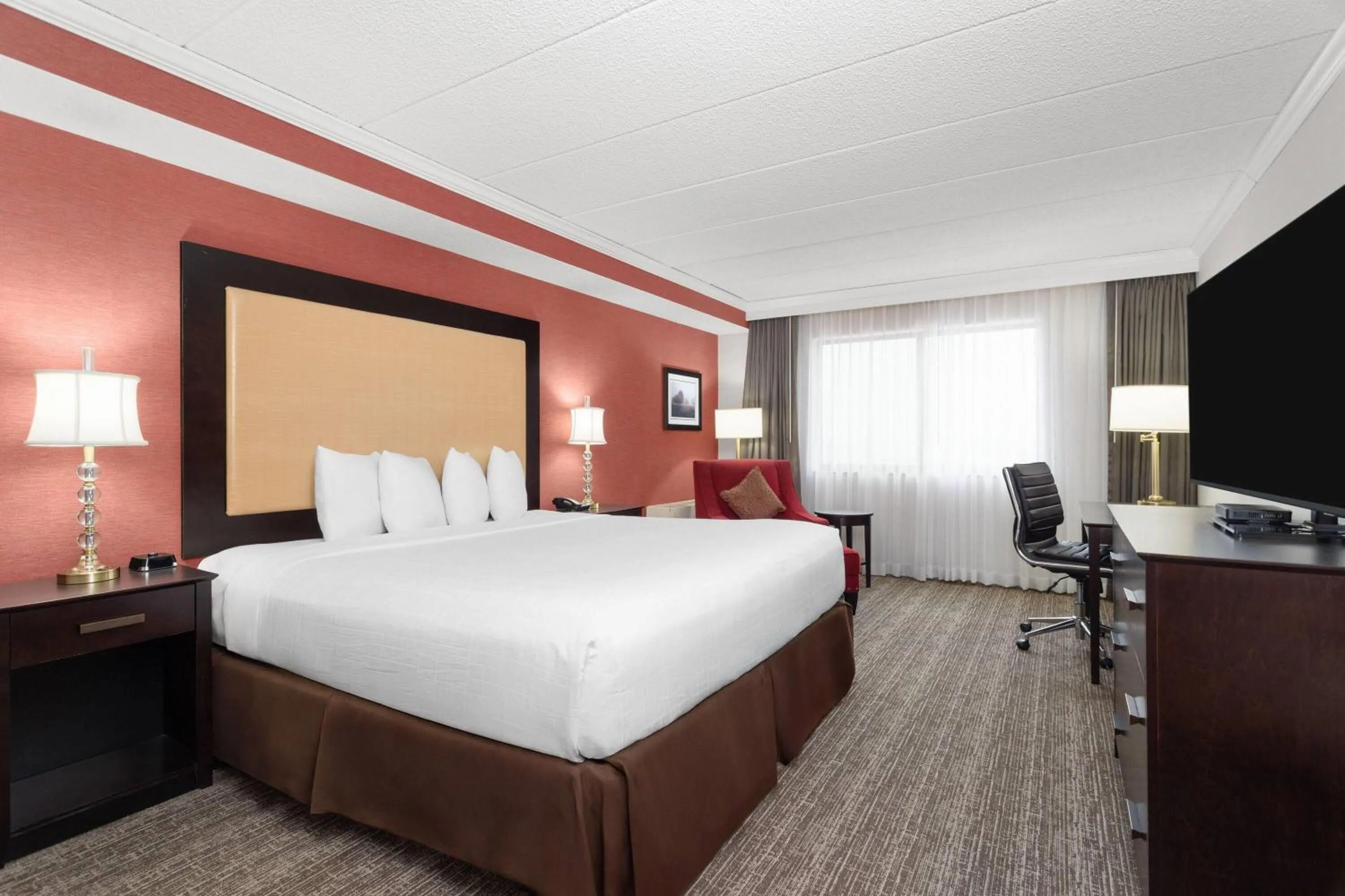 Photo of the whole room, Bed in Wyndham Minneapolis South Burnsville