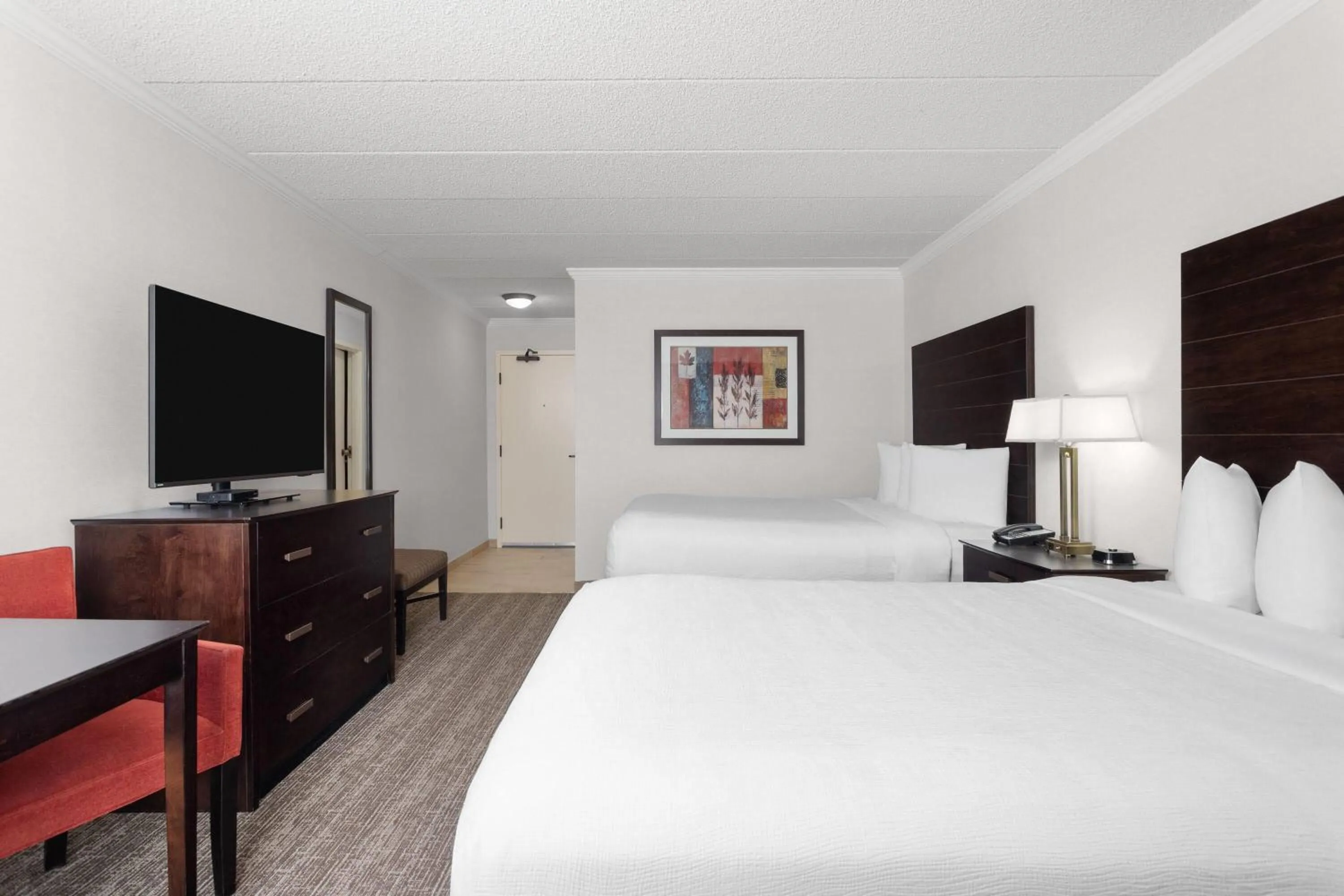 Photo of the whole room, Bed in Wyndham Minneapolis South Burnsville