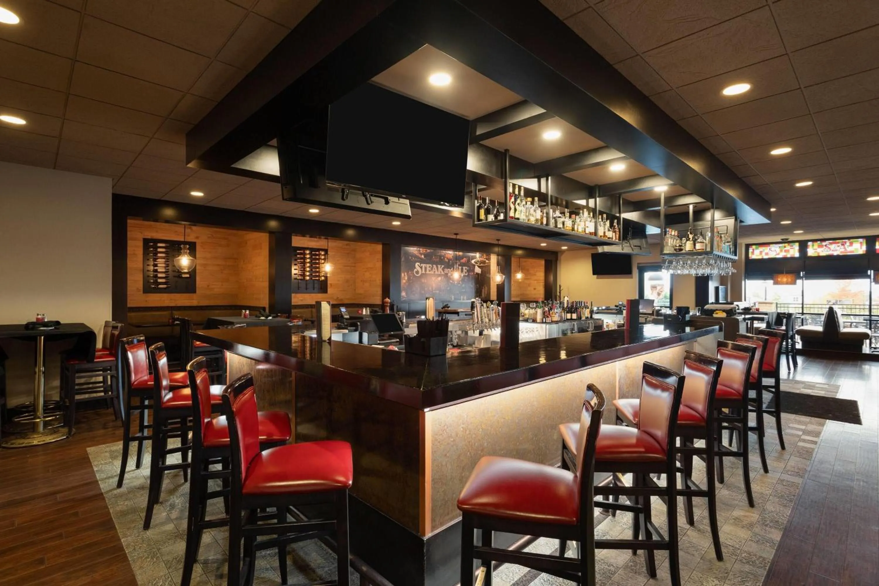 Lounge or bar in Wyndham Minneapolis South Burnsville