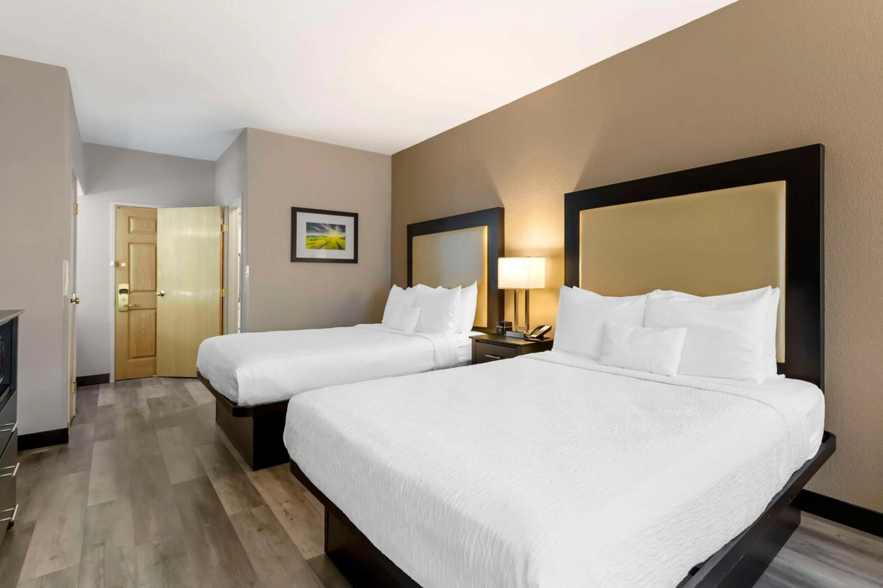 Bedroom, Bed in Best Western Plus Des Moines West Inn & Suites