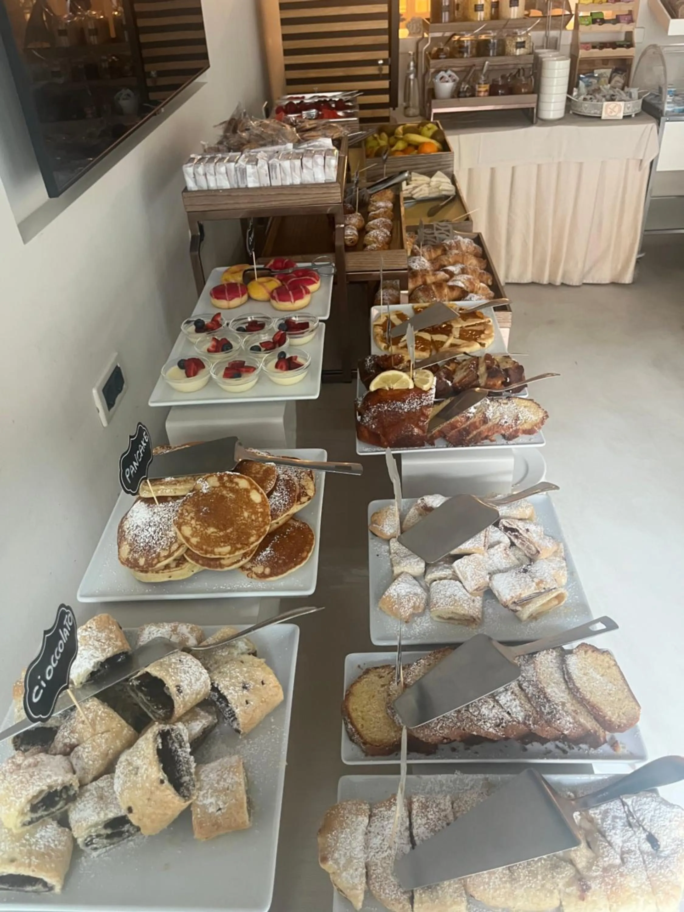 Breakfast in Hotel London