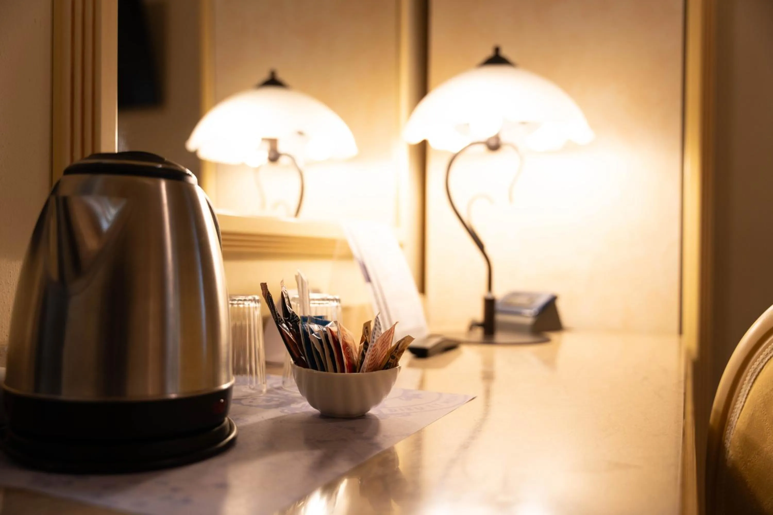 Coffee/tea facilities in Hotel London