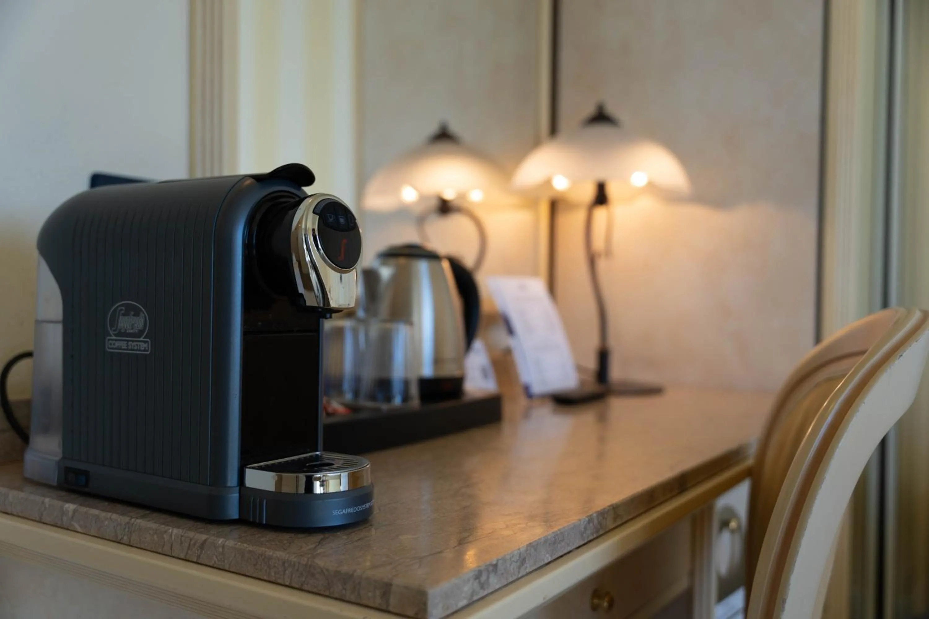 Coffee/tea facilities in Hotel London