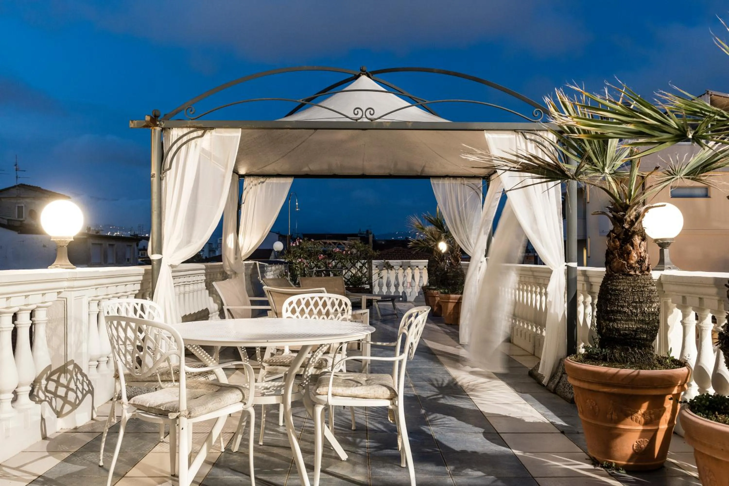 Balcony/Terrace in Hotel London