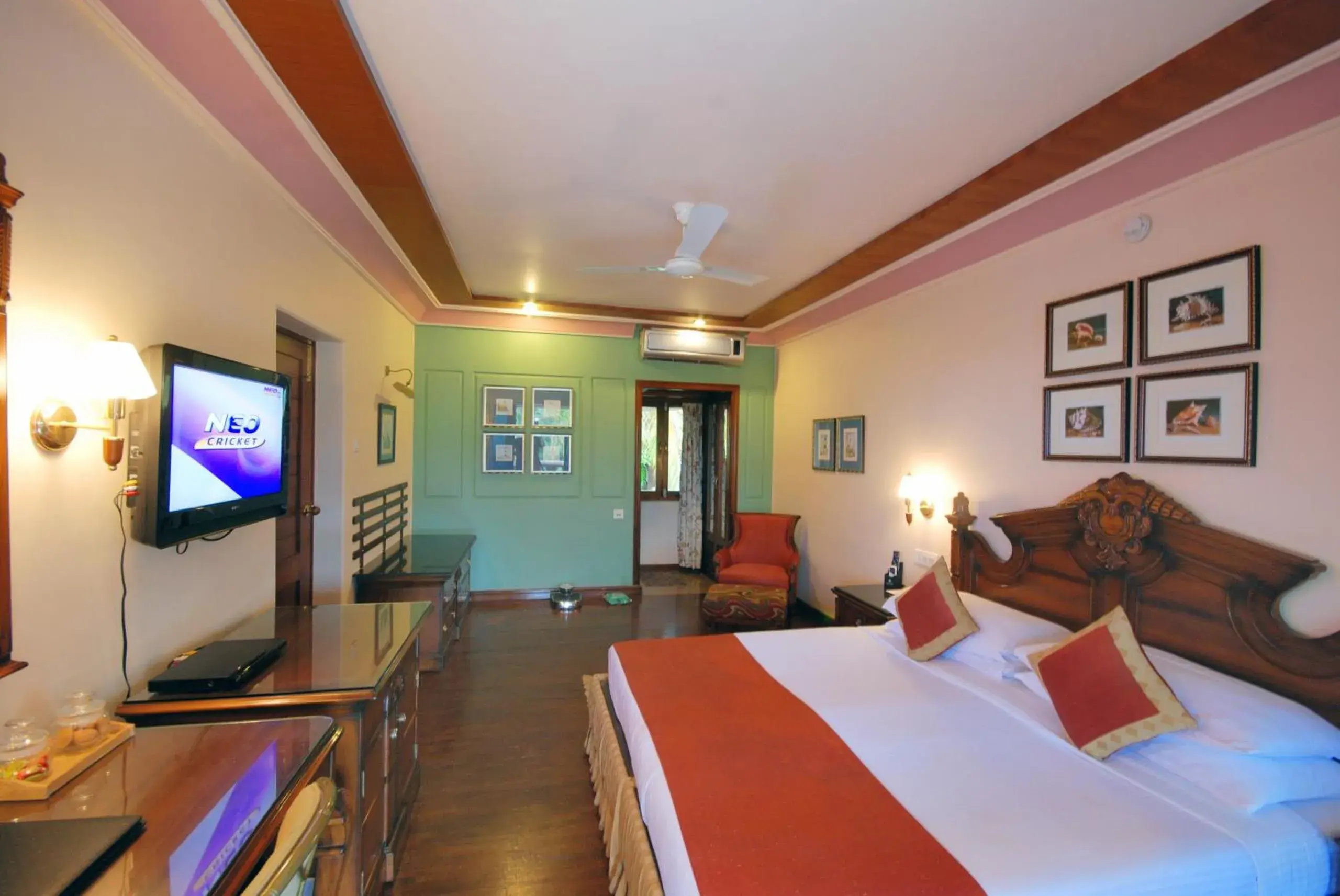 Bed in Mayfair Heritage Bed in Mayfair Heritage