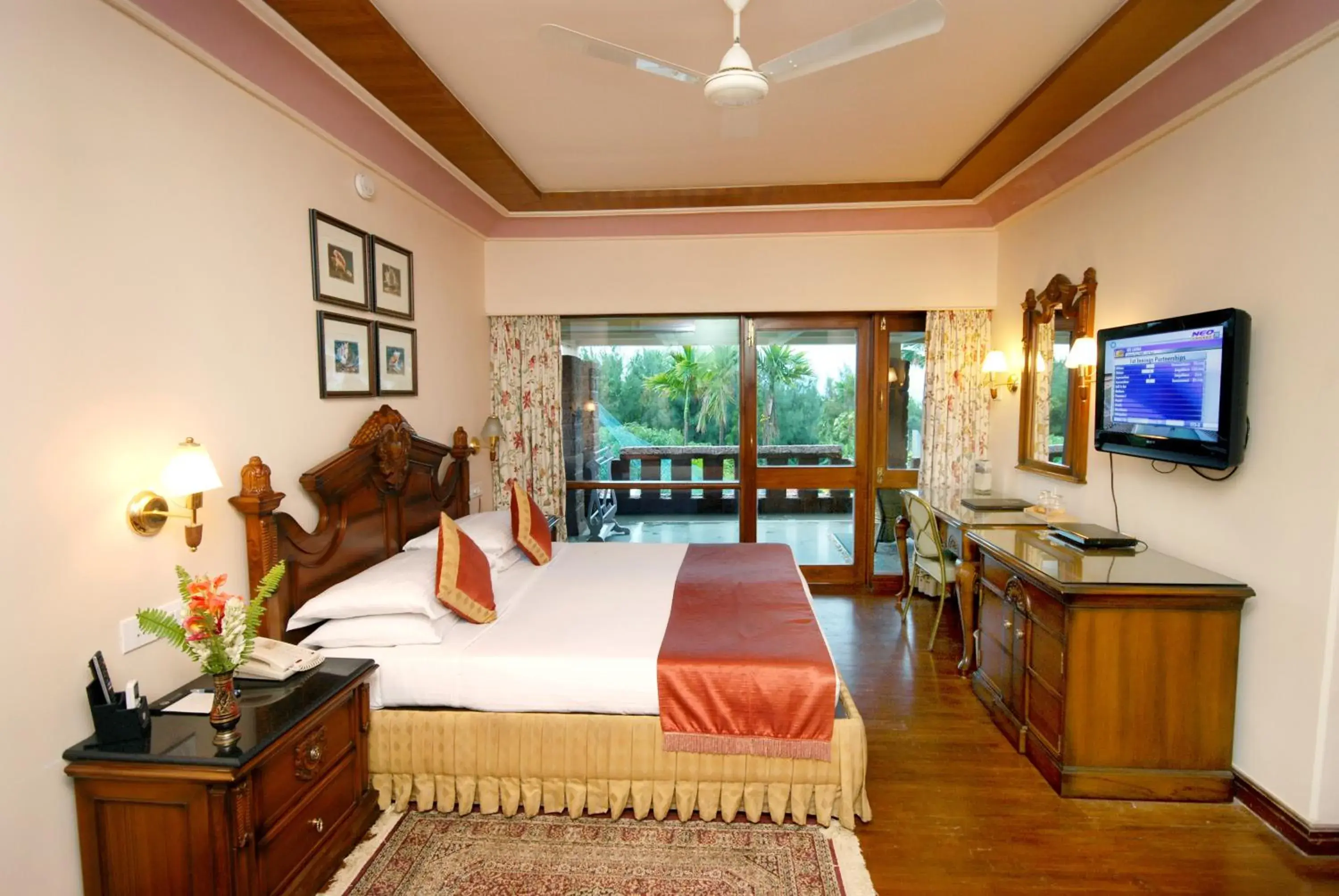 Bed in Mayfair Heritage Bed in Mayfair Heritage