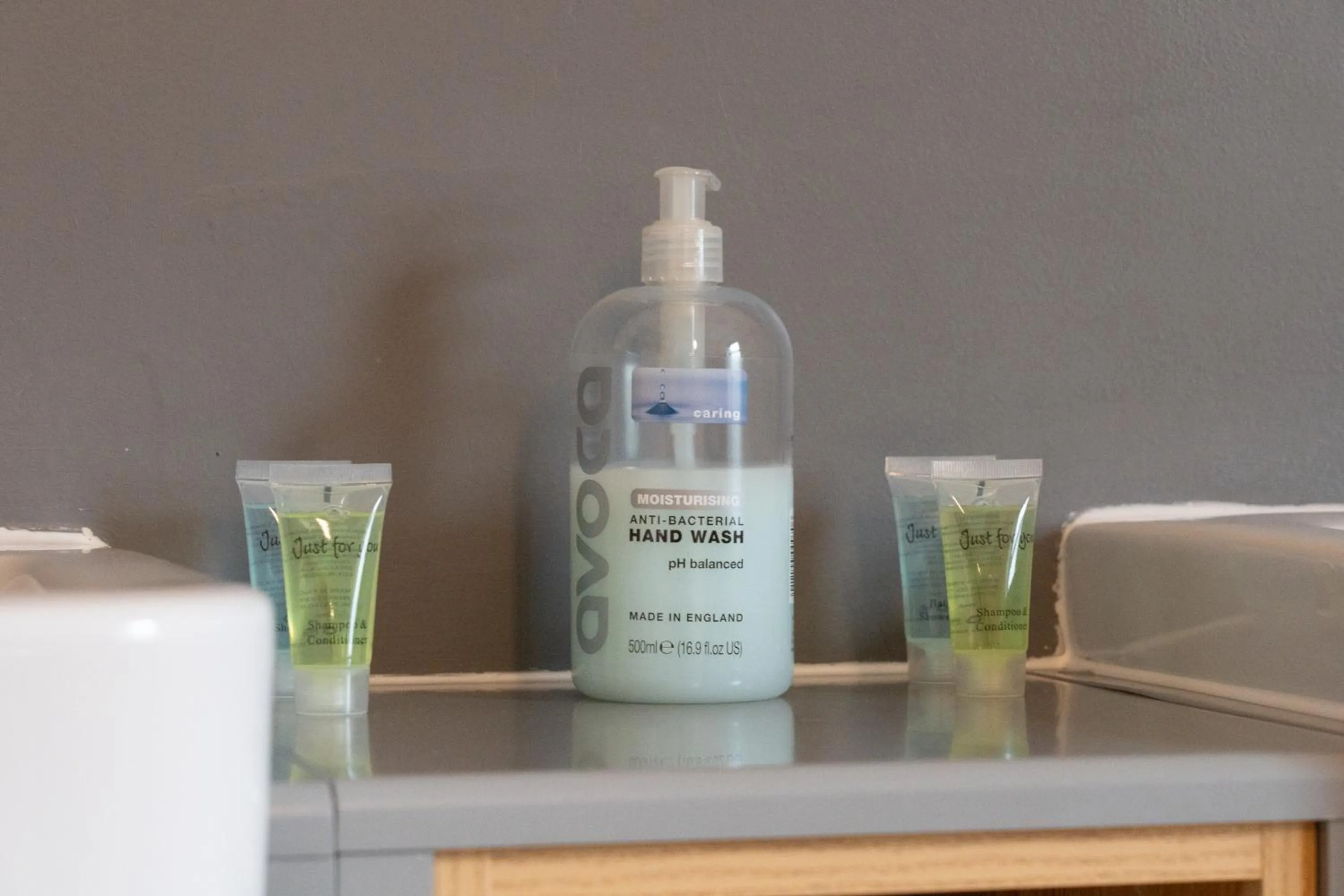 Bathroom in The Finch Hatton Arms