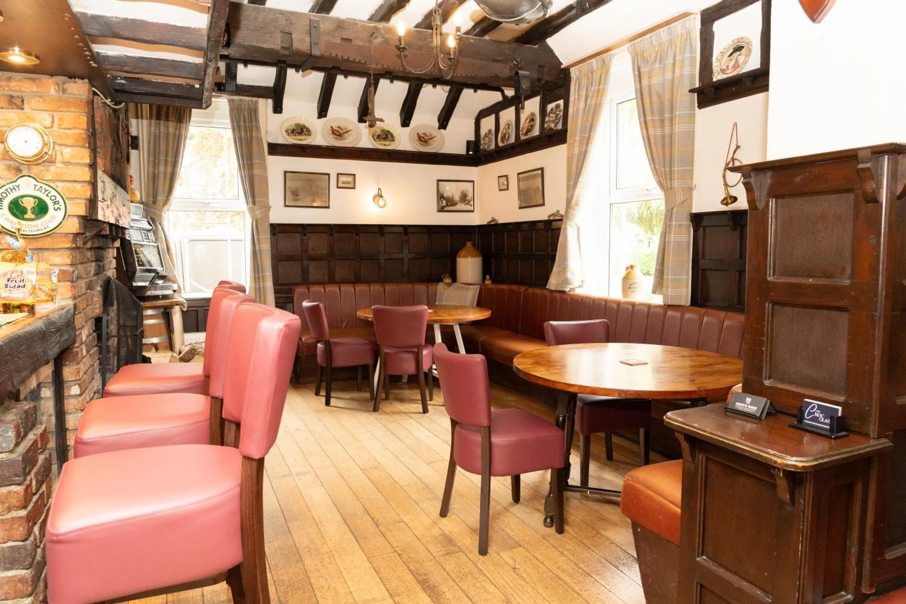 Restaurant/places to eat in The Finch Hatton Arms