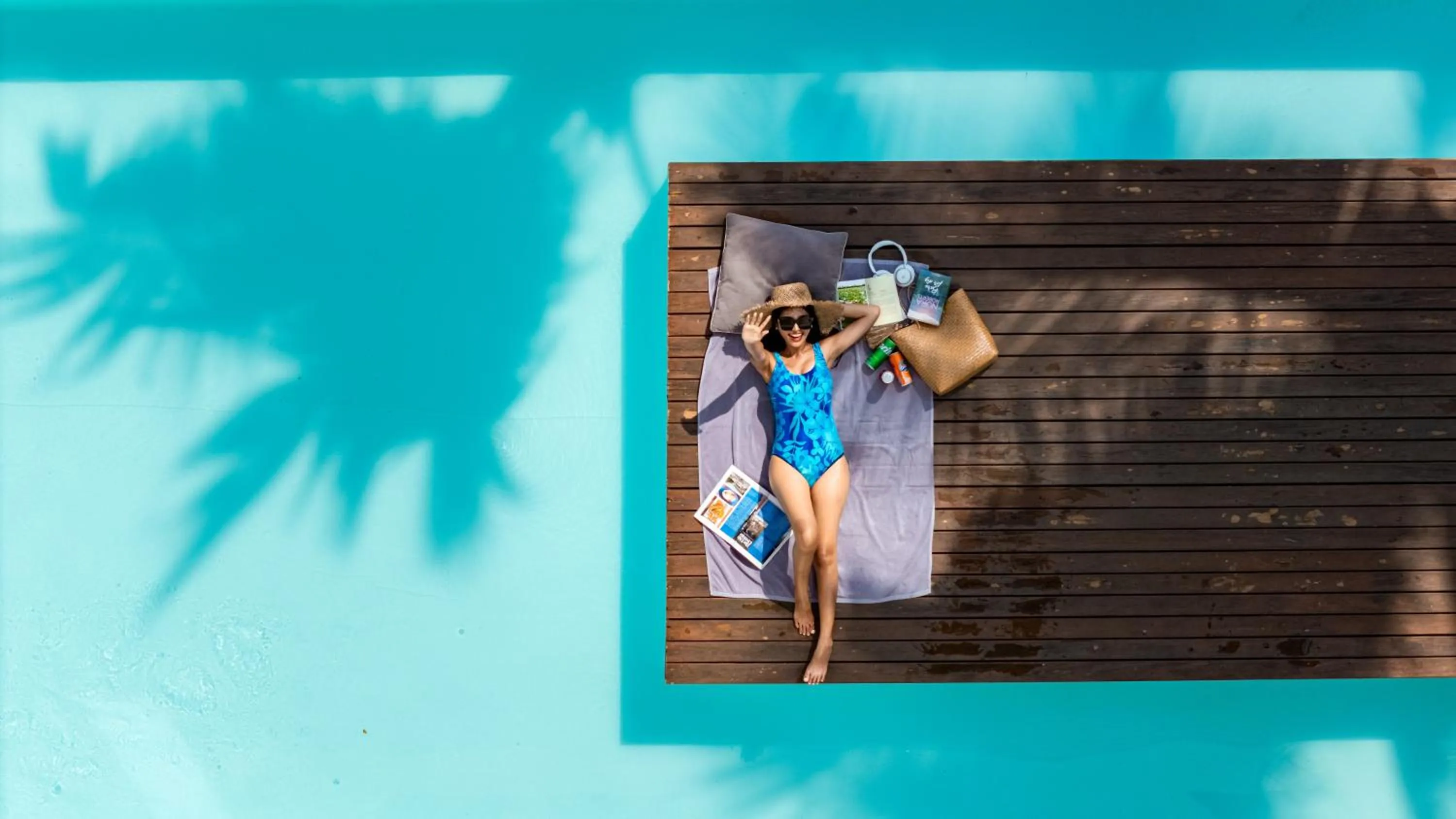 Swimming pool in Book a Bed Poshtel - SHA Plus