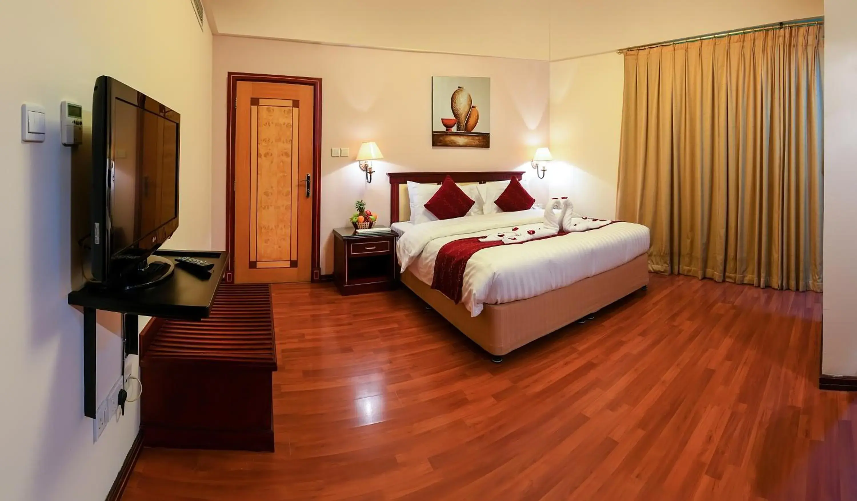 Bedroom, Bed in Marco Polo Hotel Bedroom, Bed in Marco Polo Hotel