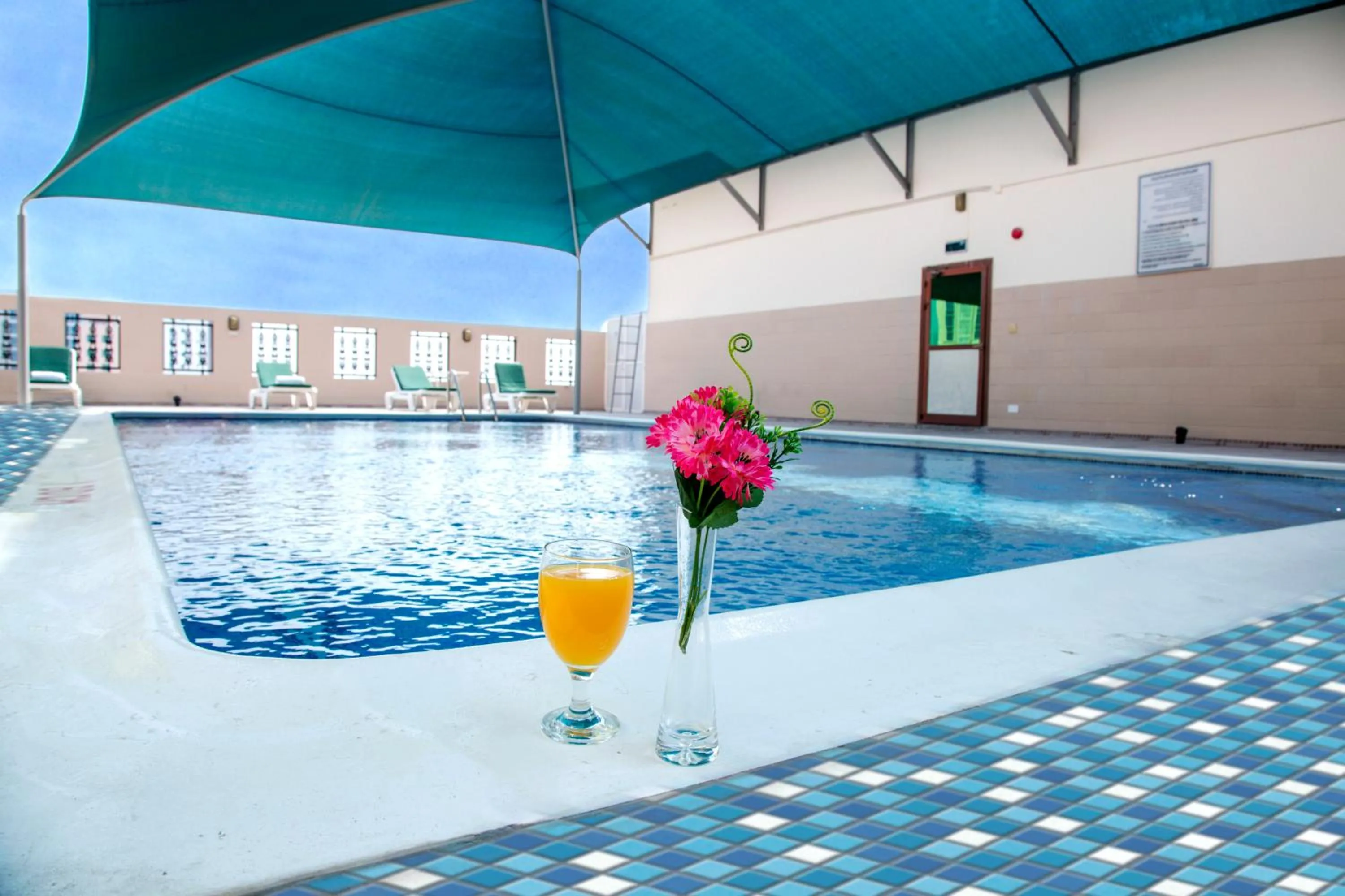 Swimming pool in Marco Polo Hotel