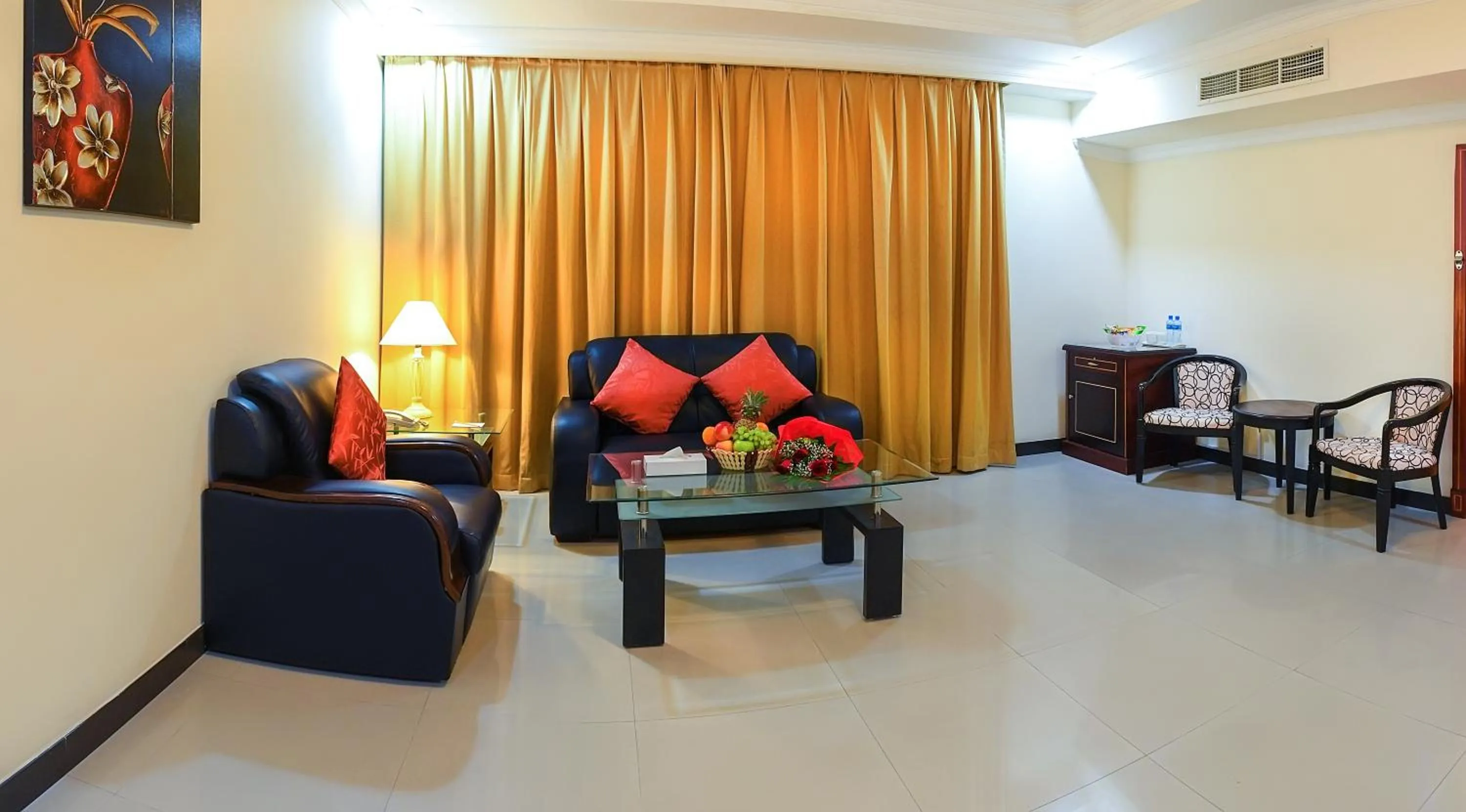 Living room in Marco Polo Hotel