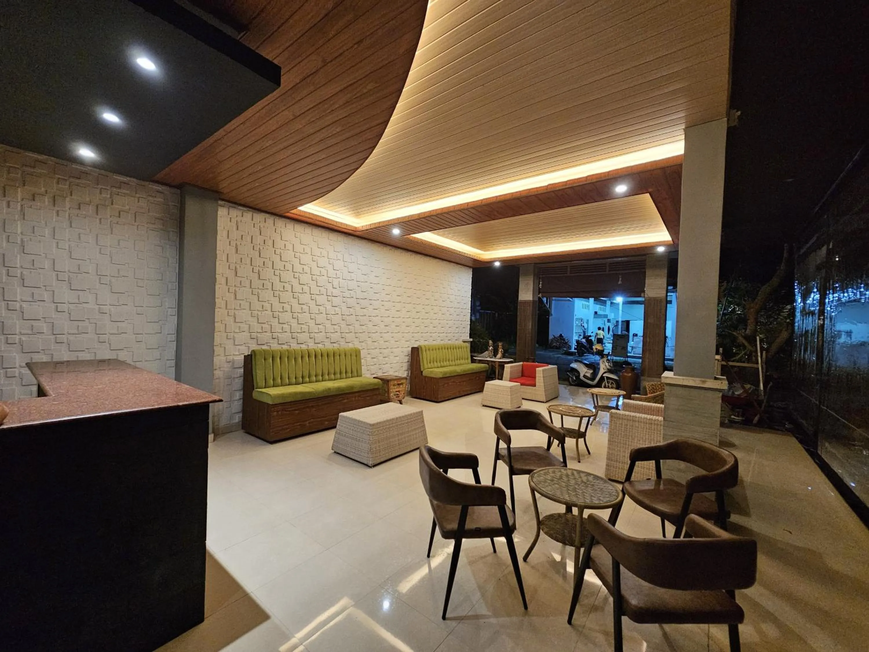 Lobby or reception in Putri Ayu Cottages