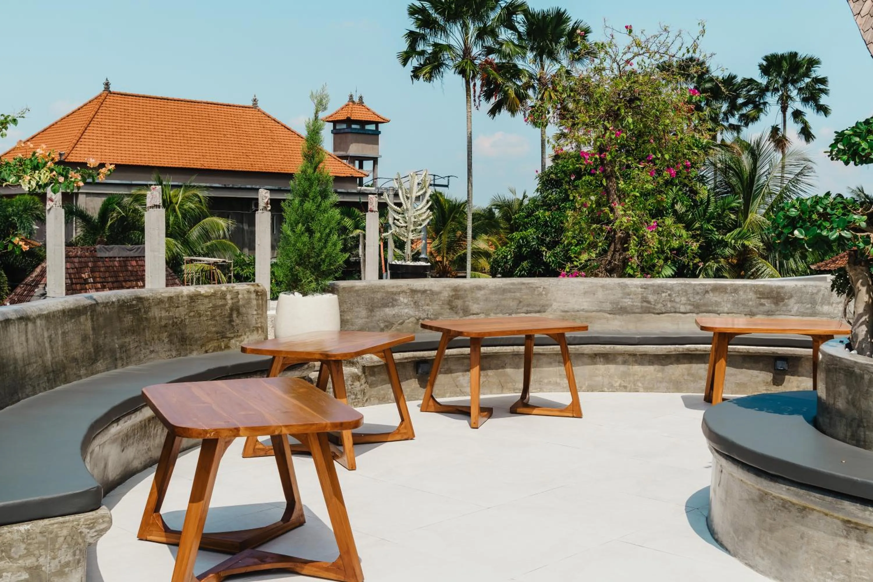 Restaurant/places to eat in Putri Ayu Cottages