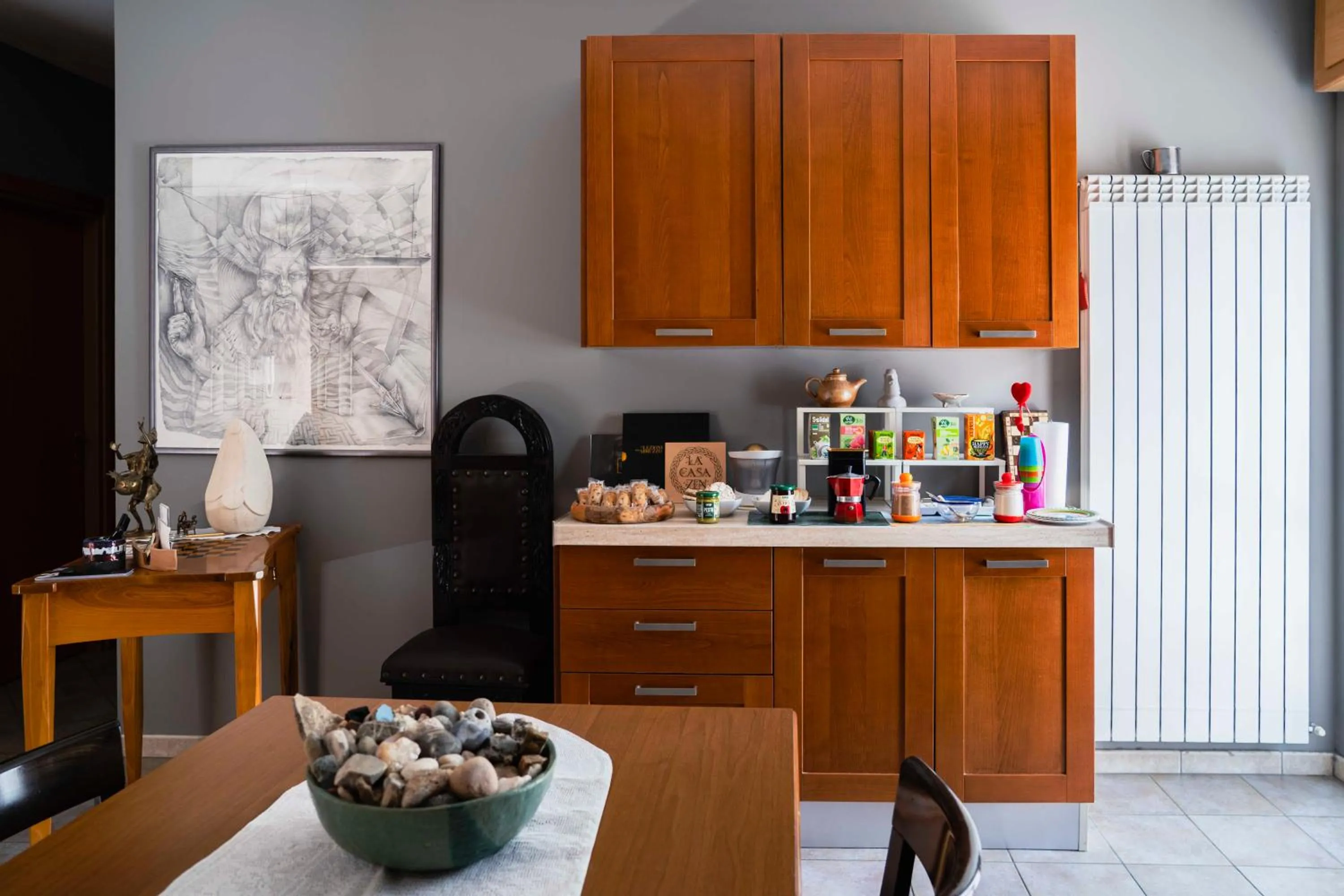 Coffee/tea facilities in La Casa Zen