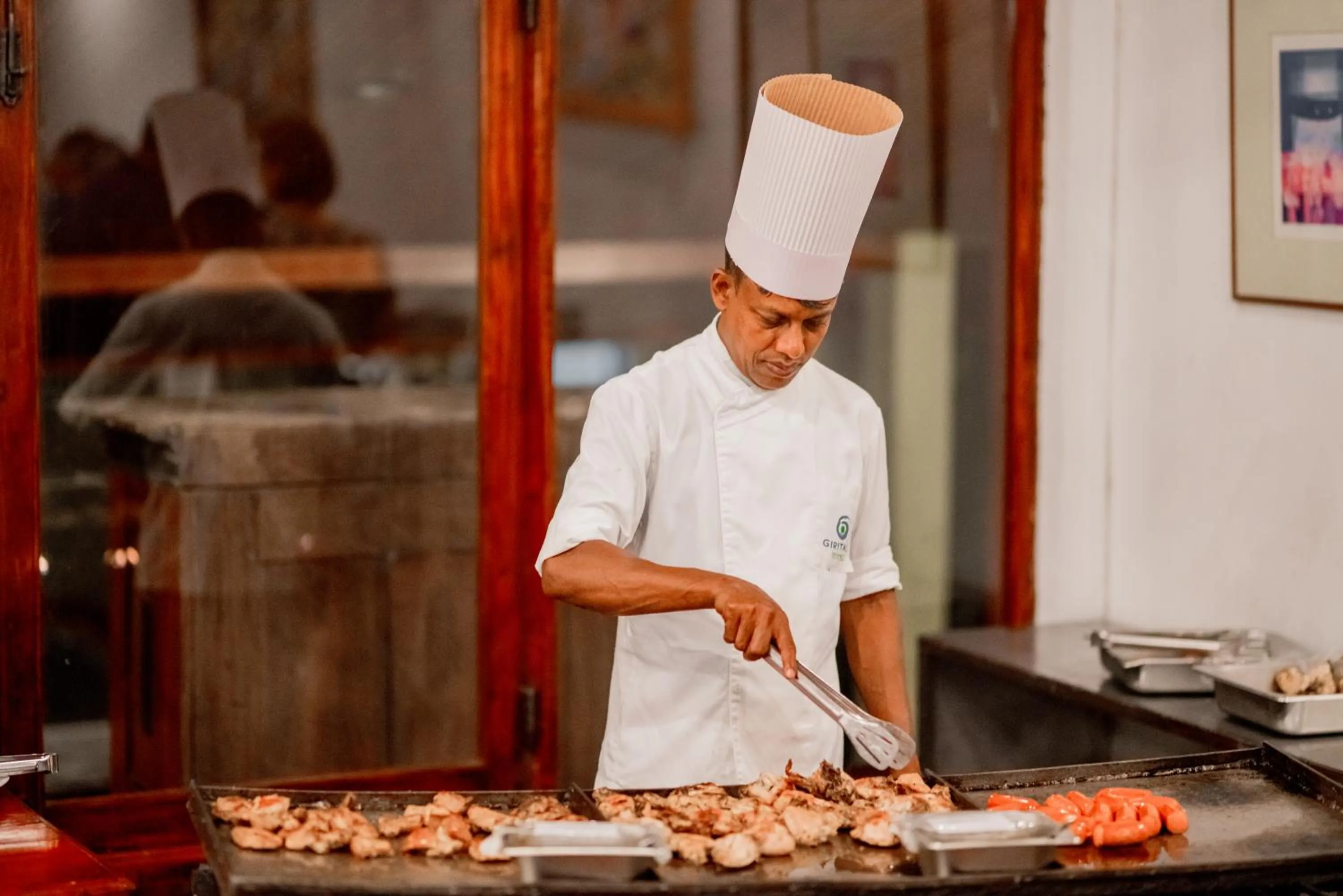 Food and drinks in Lavendish Lake Giritale - Former Giritale Hotel