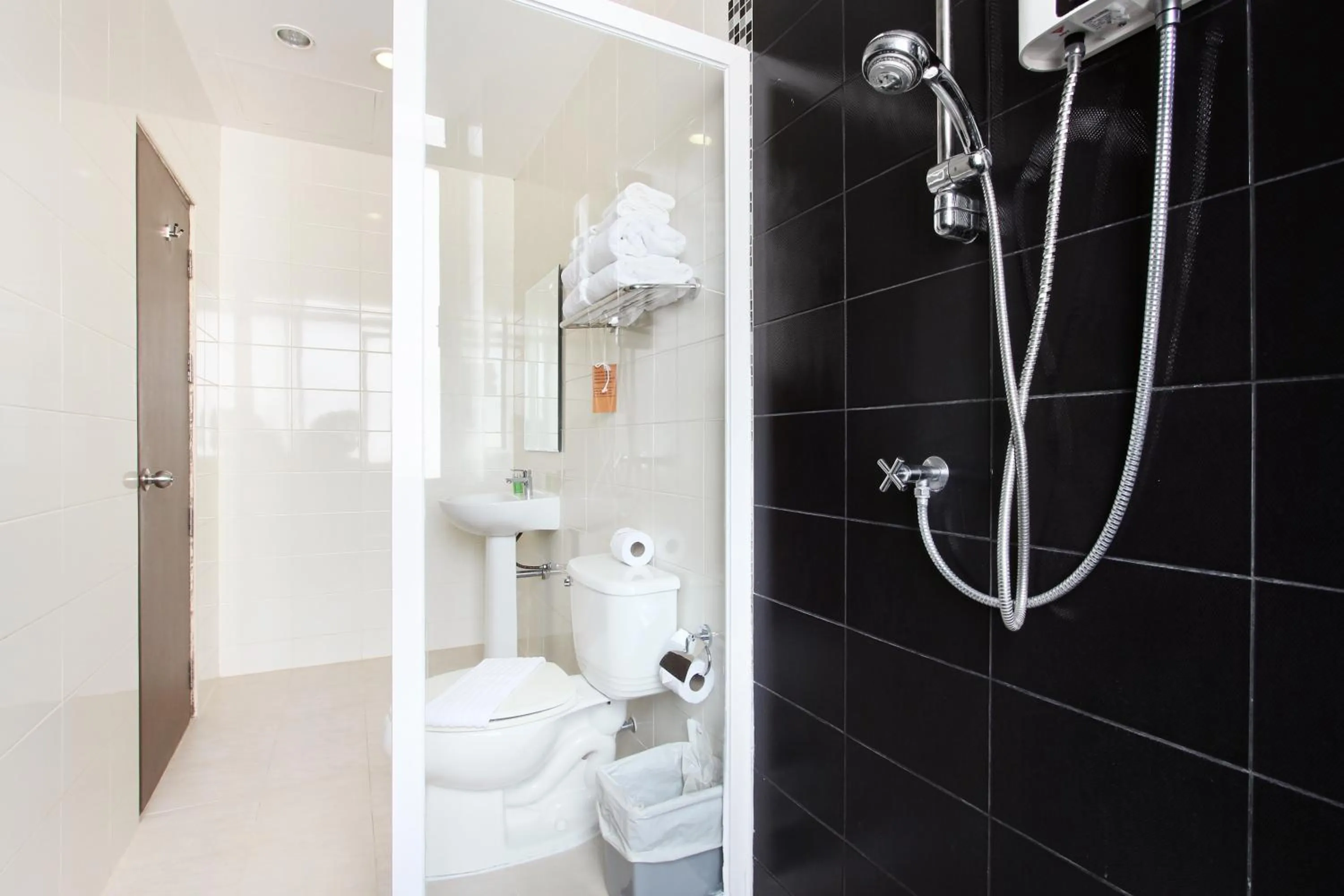 Bathroom in D Varee Xpress Makkasan Hotel