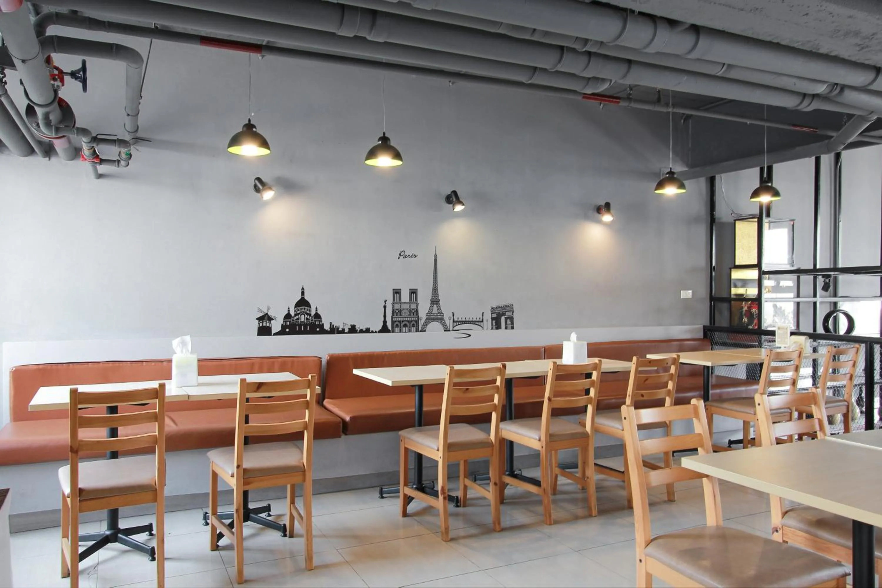 Restaurant/Places to Eat in D Varee Xpress Makkasan Hotel