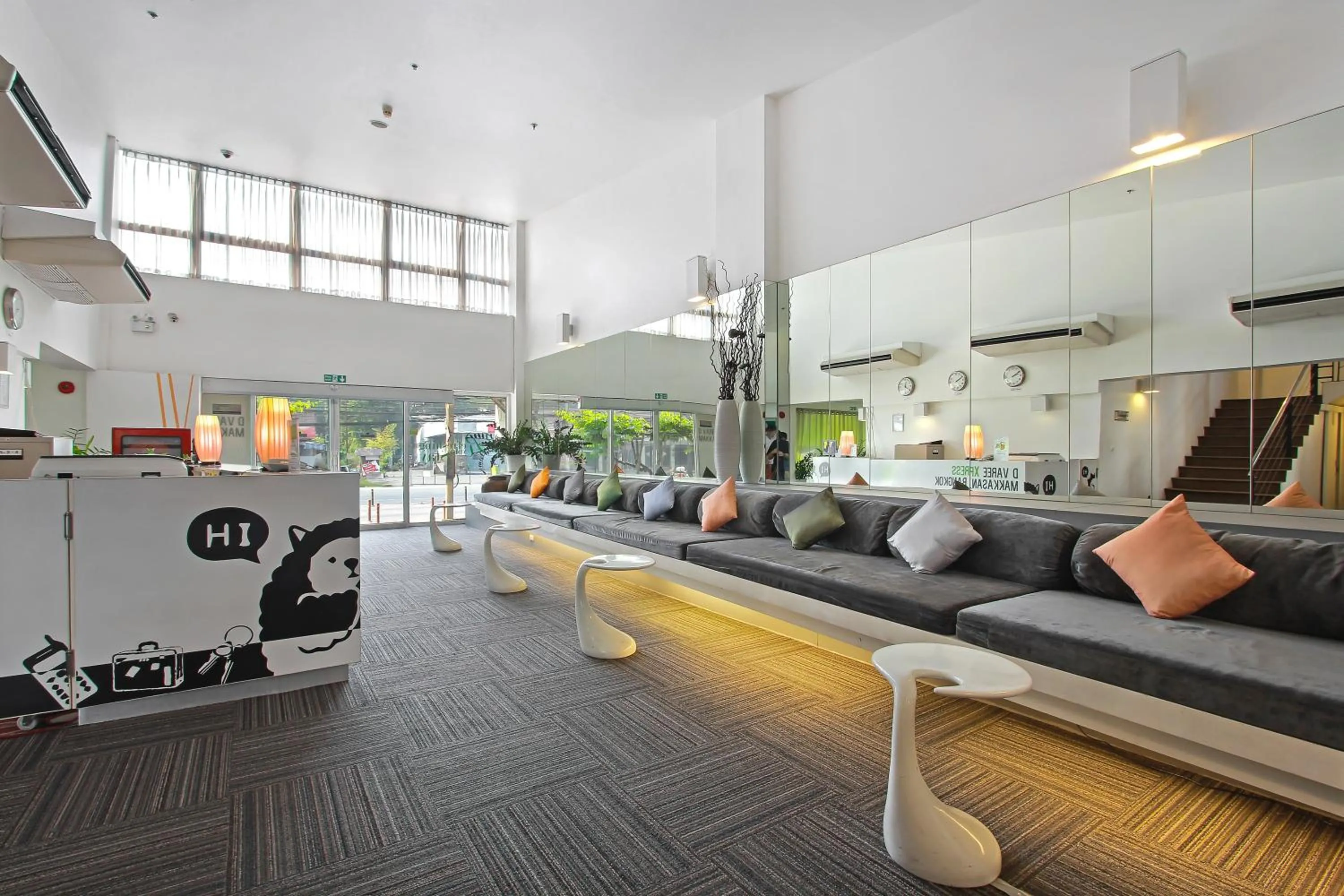 Lobby or reception in D Varee Xpress Makkasan Hotel