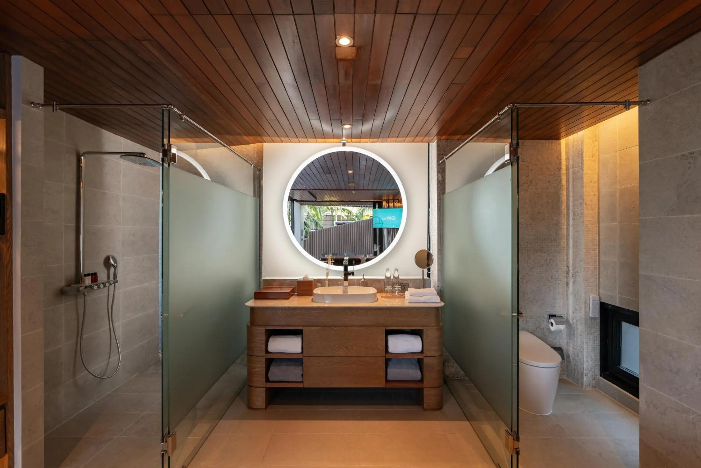 Shower in Casa De La Flora - SHA Extra Plus