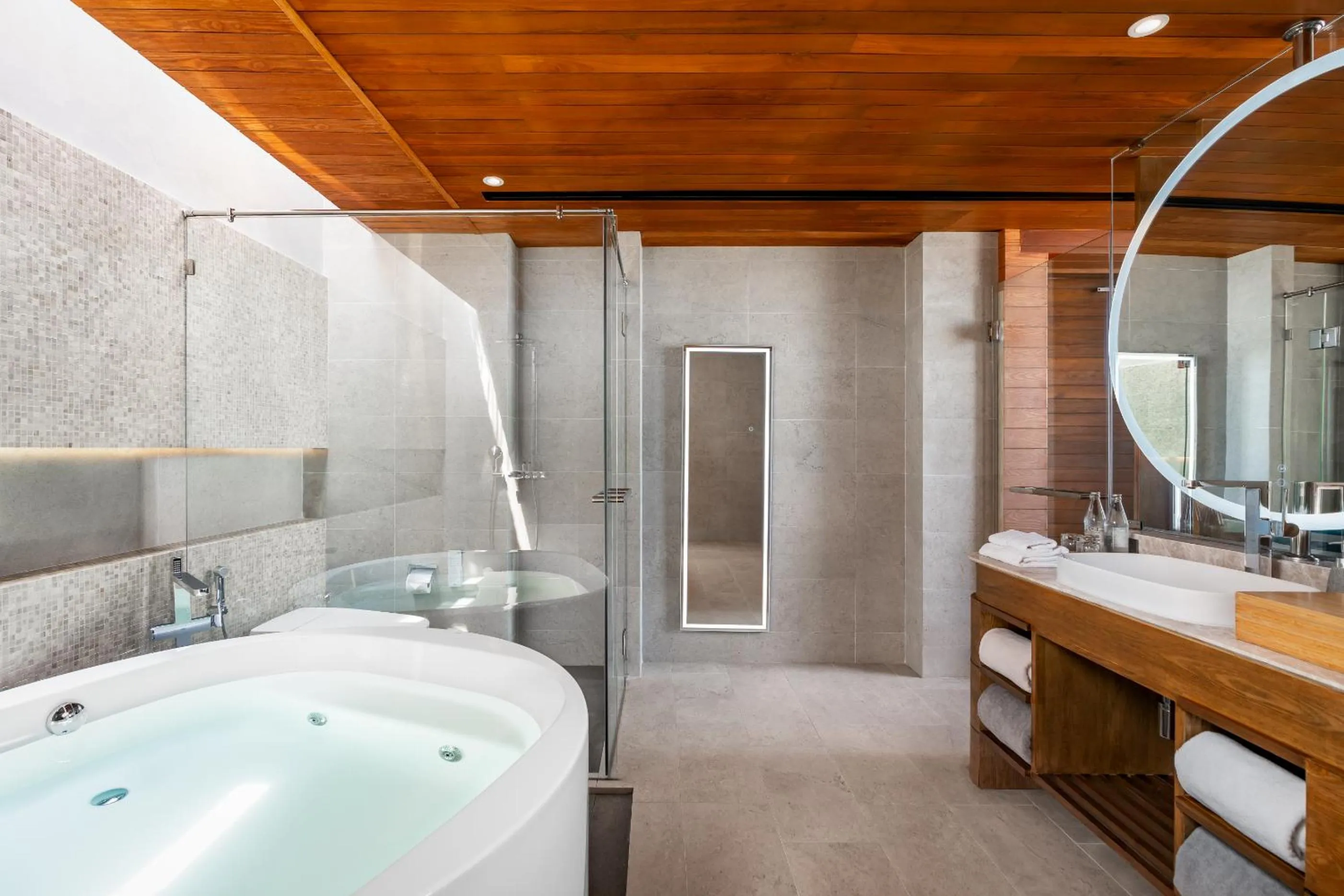 Shower in Casa De La Flora - SHA Extra Plus