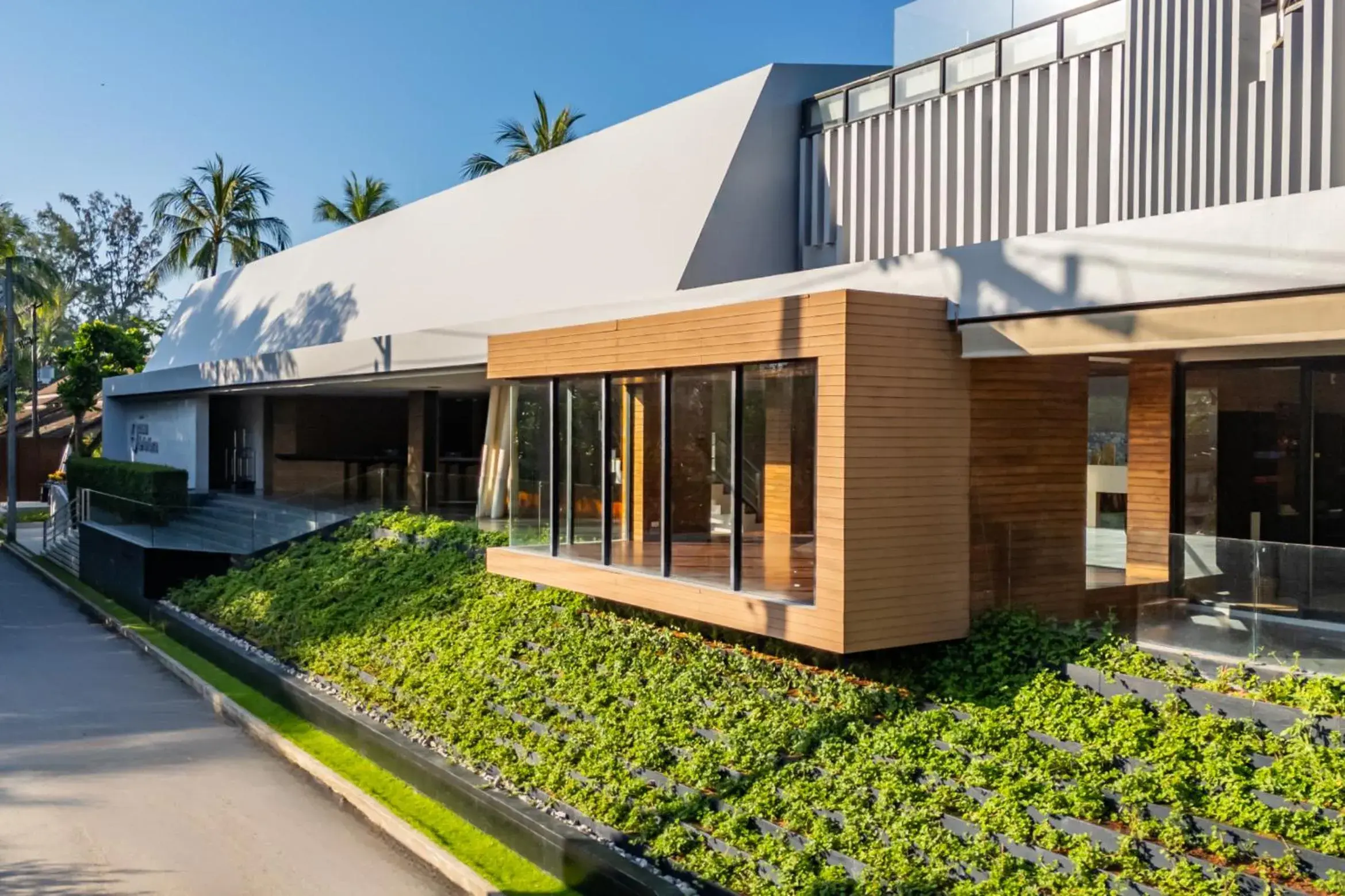Property building in Casa De La Flora - SHA Extra Plus Property building in Casa De La Flora - SHA Extra Plus