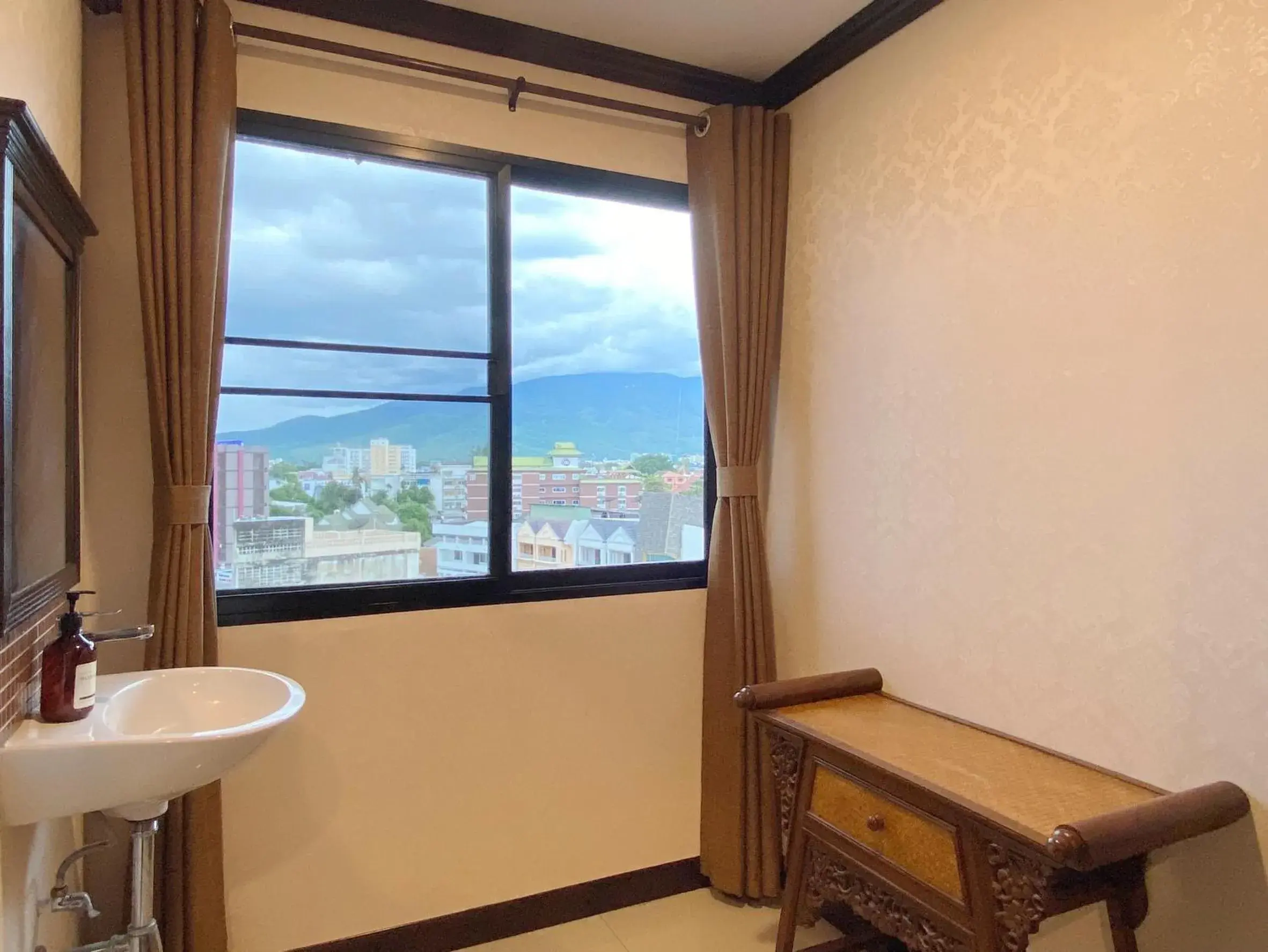 View (from property/room) in Romena Grand Hotel View (from property/room) in Romena Grand Hotel