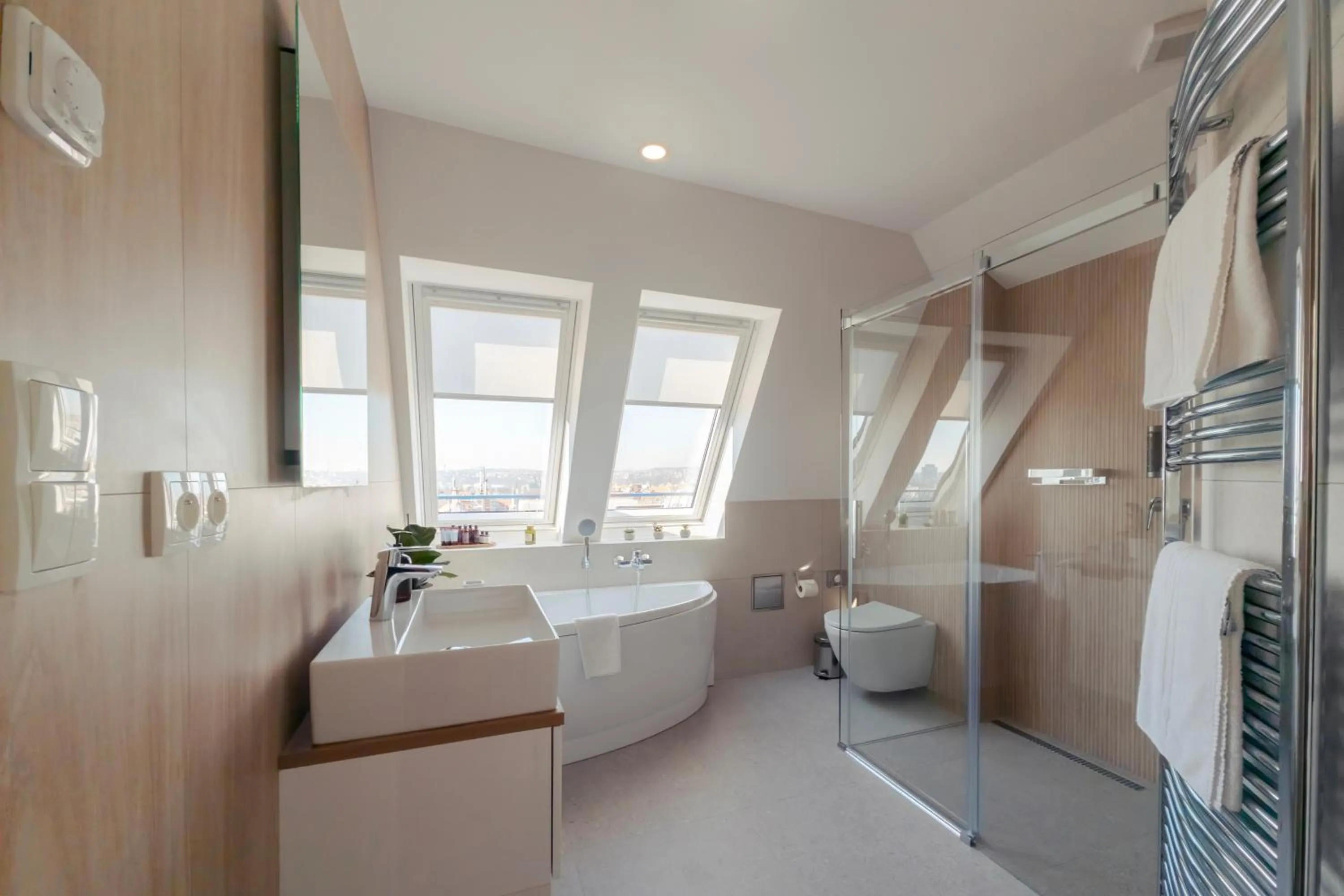 Shower in Hotel Orion