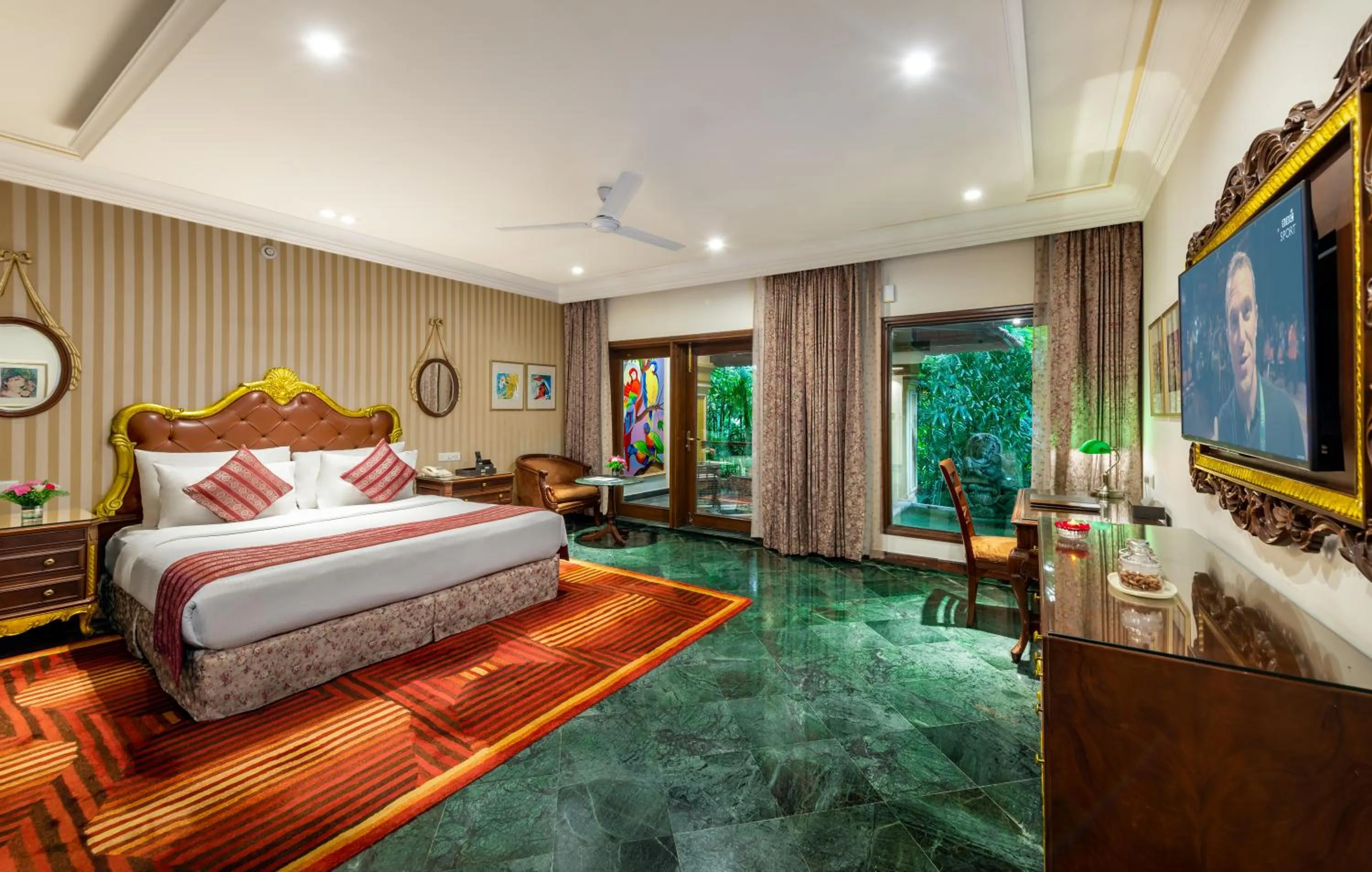 Bedroom, Bed in Mayfair Lagoon