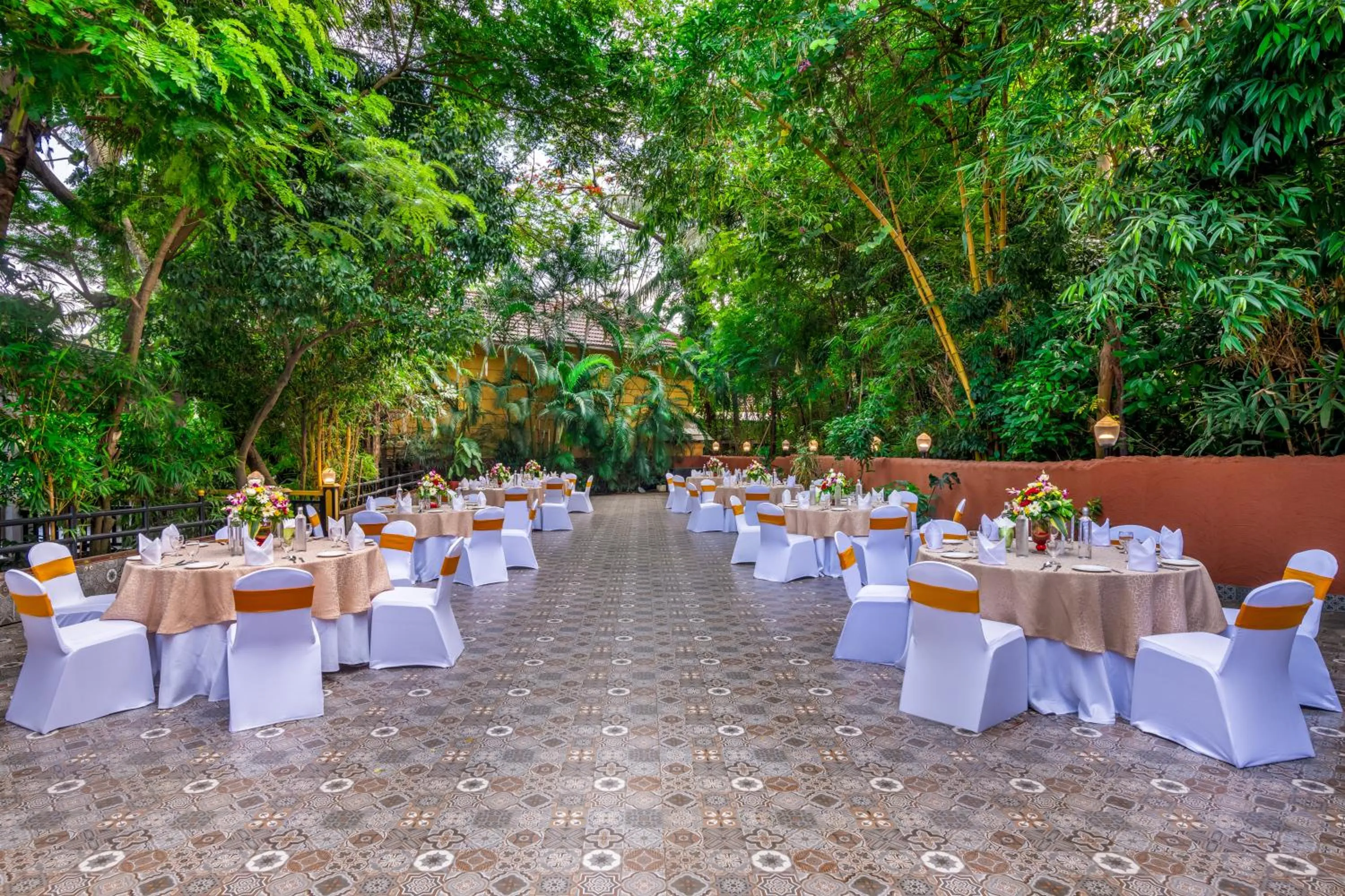 Area and facilities in Mayfair Lagoon