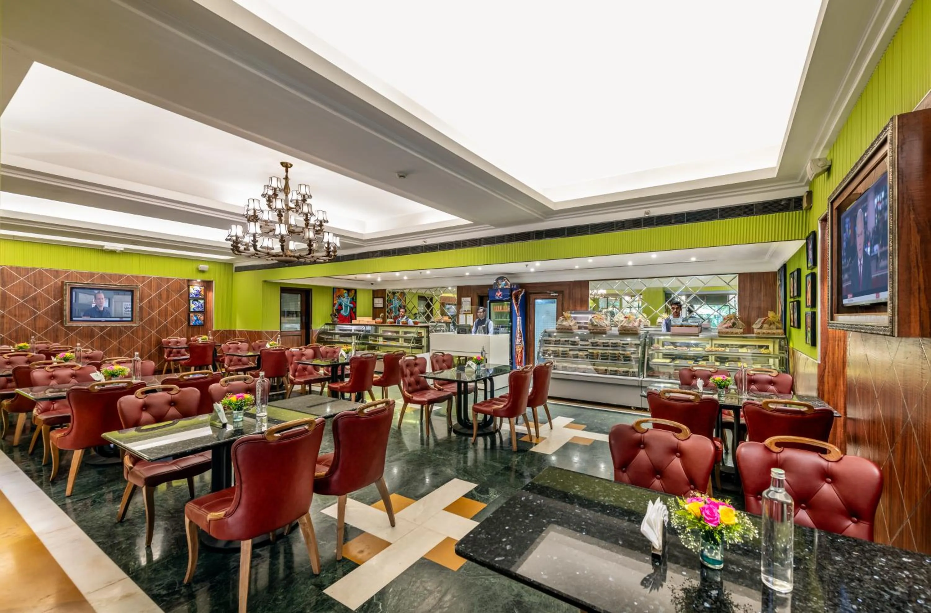 Restaurant/places to eat in Mayfair Lagoon