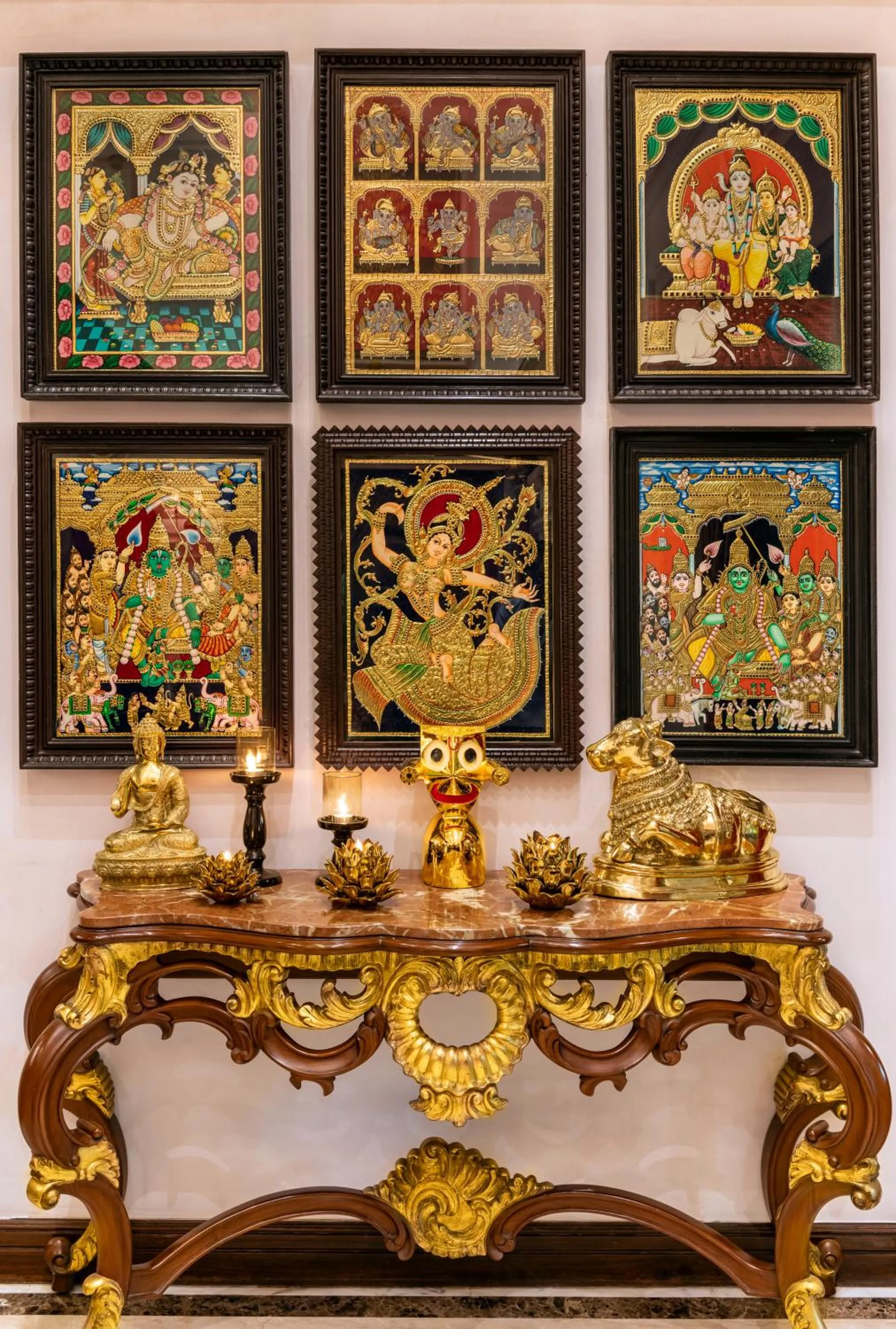 Decorative detail in Mayfair Lagoon